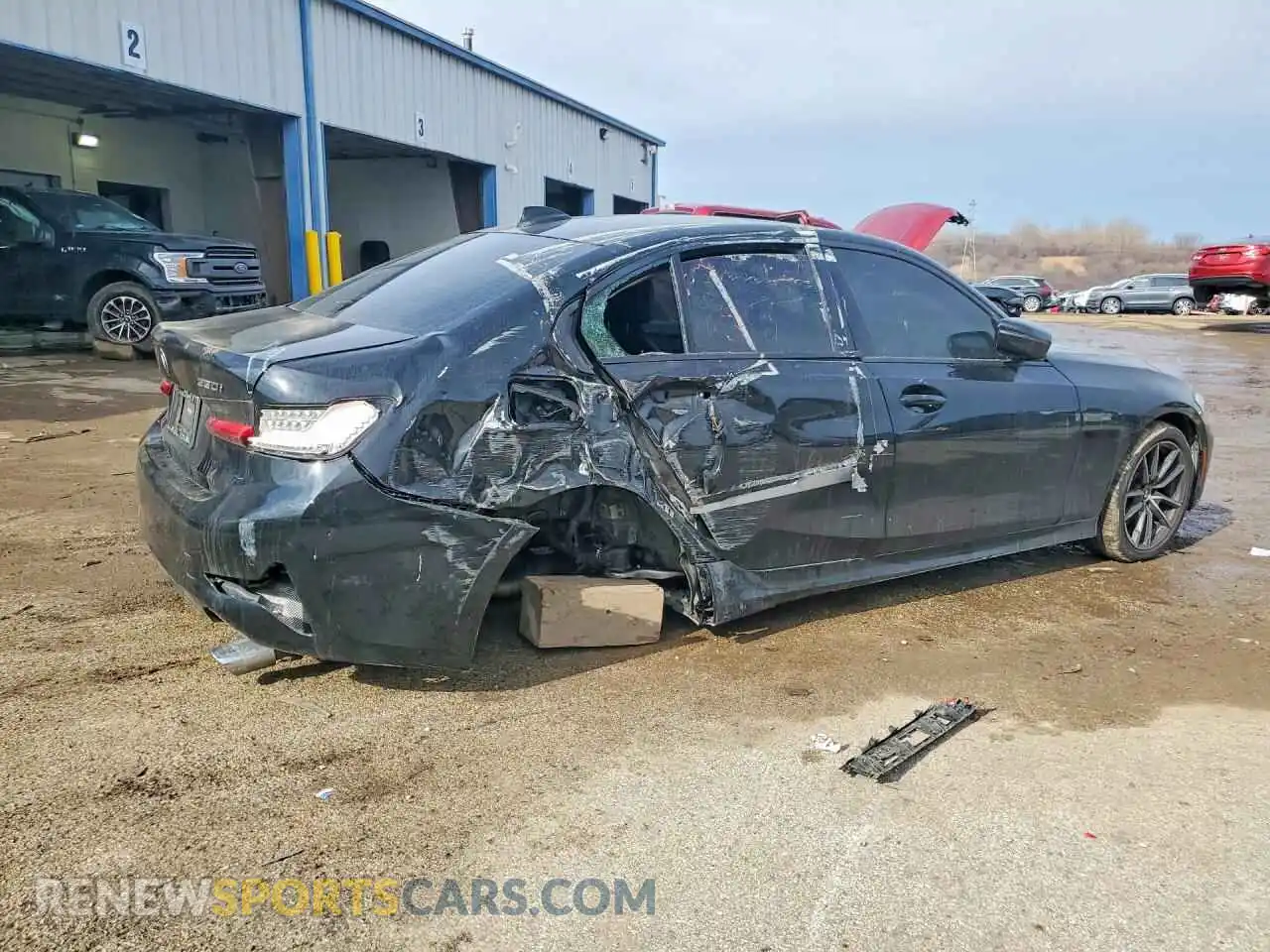 3 Photograph of a damaged car 3MW5R7J0XM8B82754 BMW 3 SERIES 2021