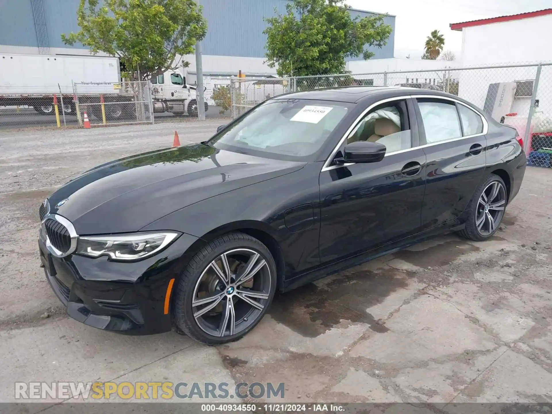 2 Photograph of a damaged car WBA5P7C00MFL10073 BMW 3 SERIES 2021