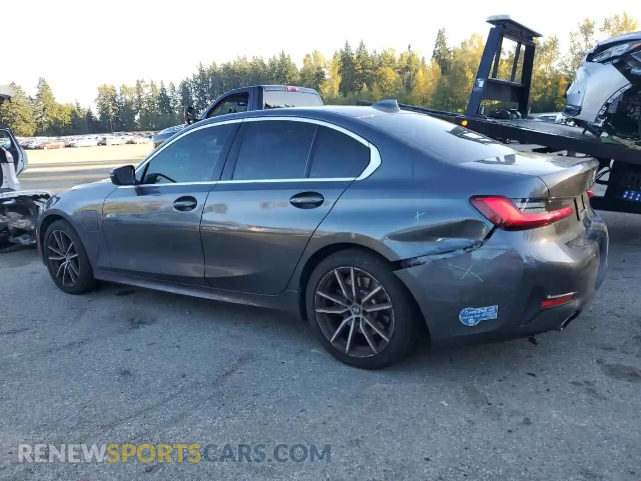 2 Photograph of a damaged car WBA5P9C09MFJ80709 BMW 3 SERIES 2021