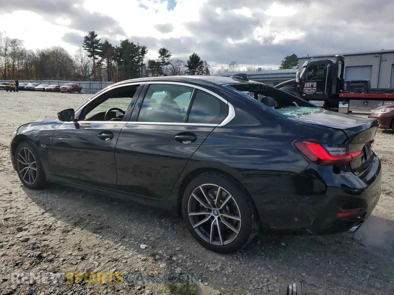 2 Photograph of a damaged car 3MW5P9J01N8C76458 BMW 3 SERIES 2022
