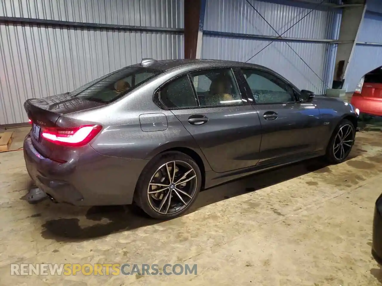 3 Photograph of a damaged car 3MW5P9J01N8C77366 BMW 3 SERIES 2022