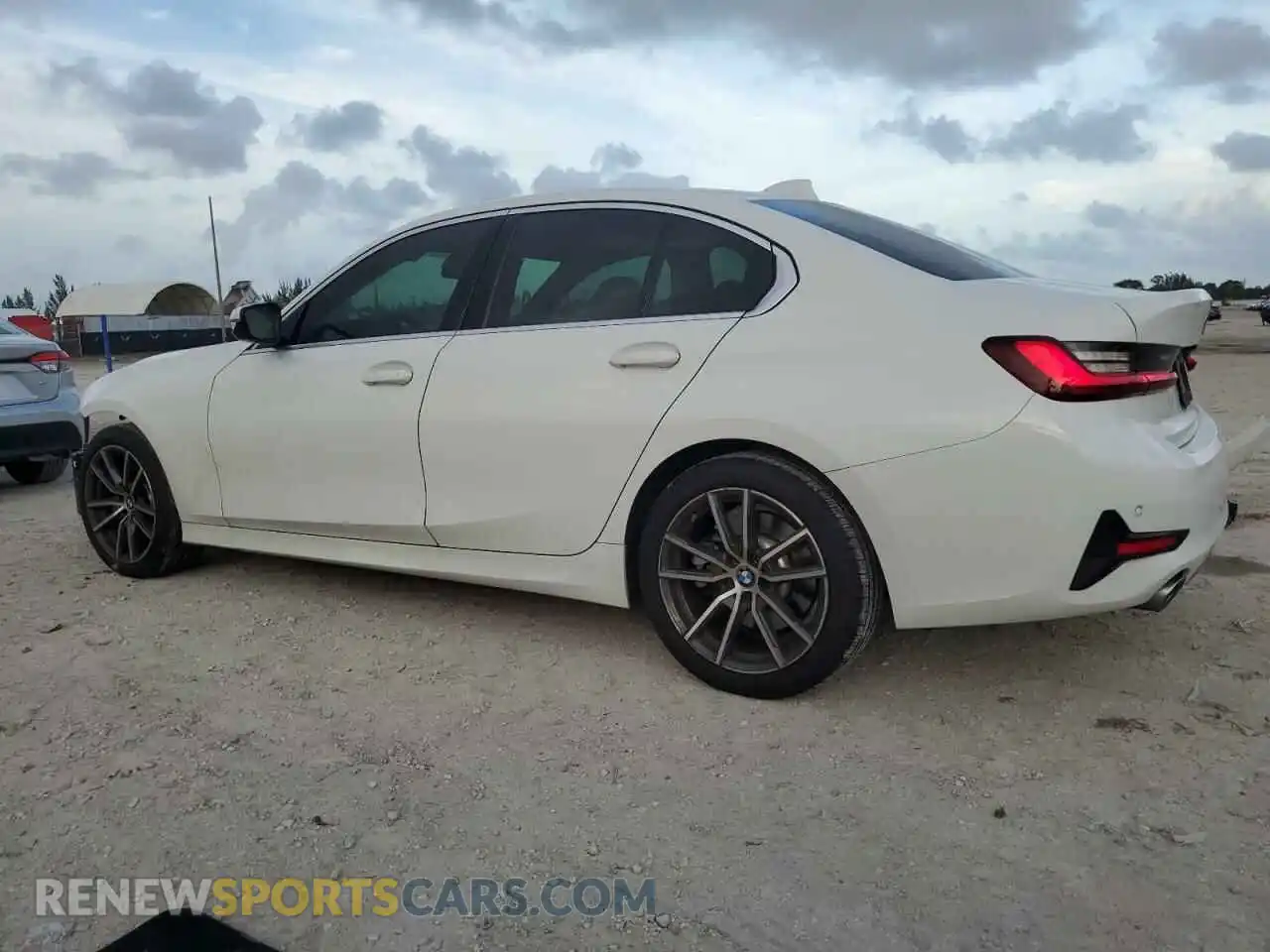 2 fotografías del automóvil dañado 3MW5R1J07N8C56808 BMW 3 SERIES 2022