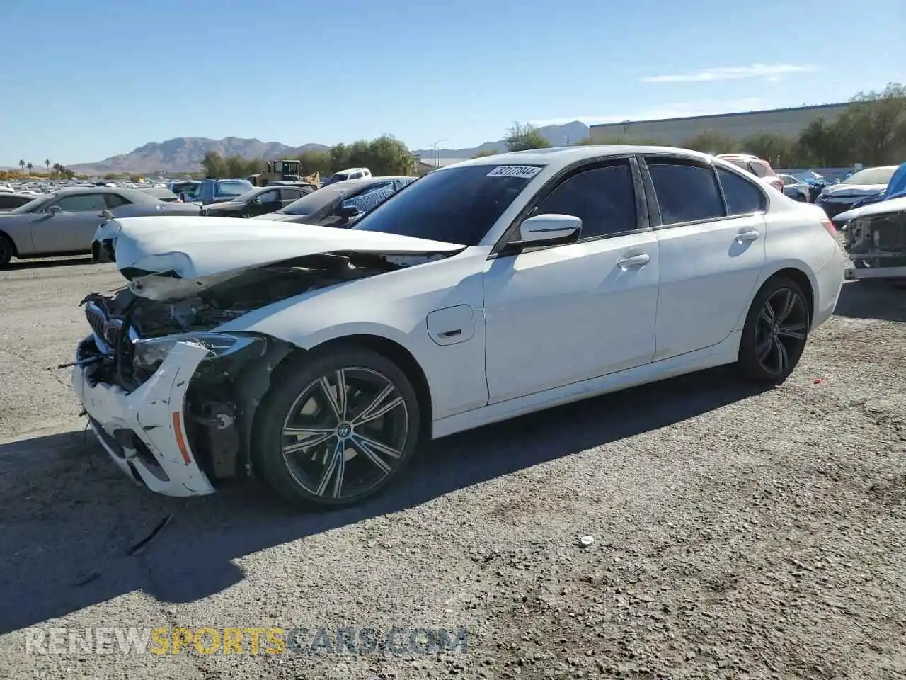 1 Photograph of a damaged car WBA5P7C01NFL62443 BMW 3 SERIES 2022