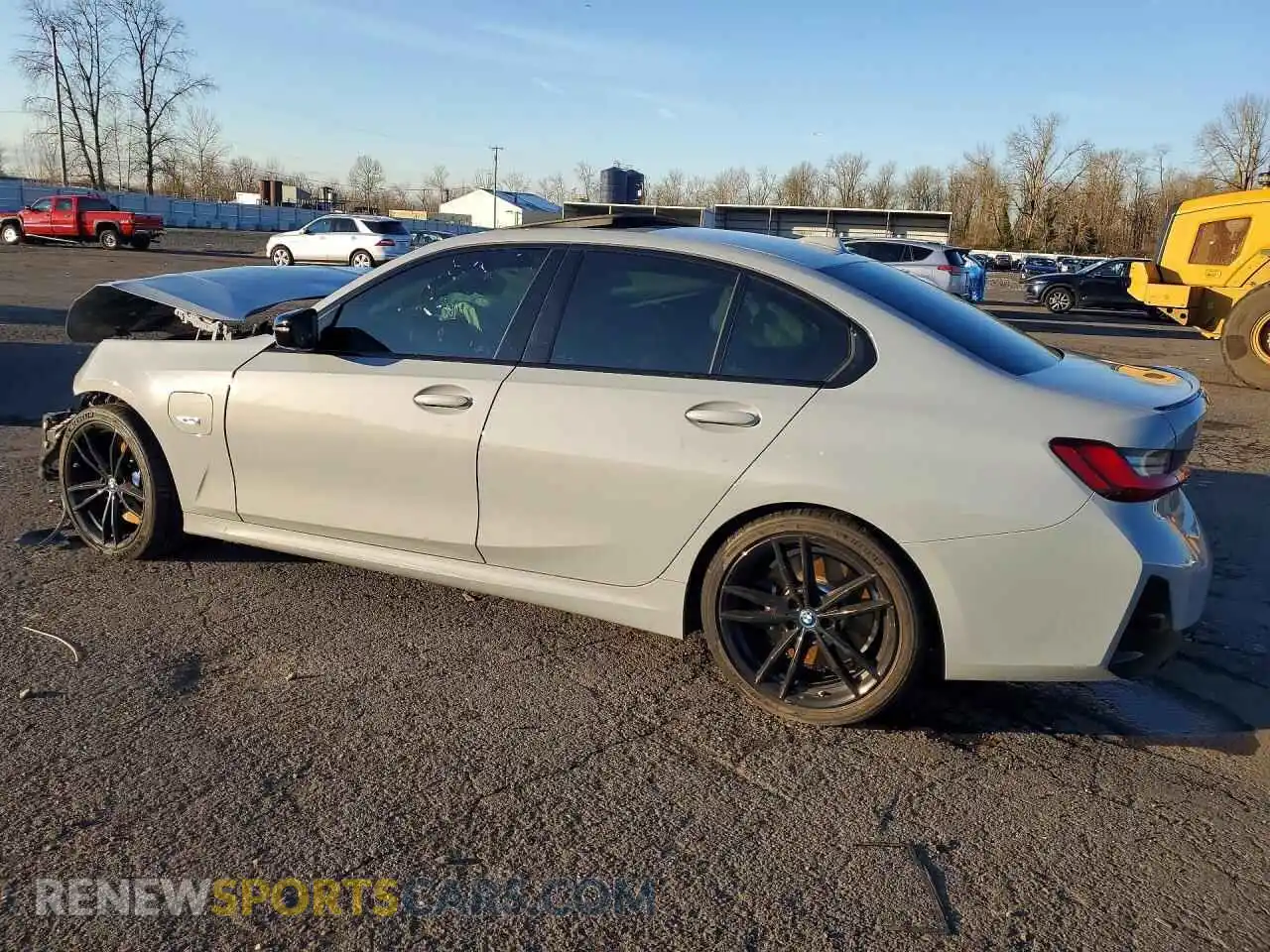 2 Photograph of a damaged car 3MW39FS00P8C94581 BMW 3 SERIES 2023