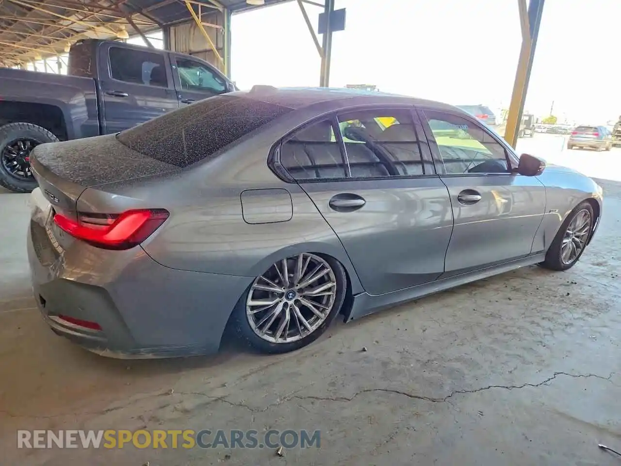 3 Photograph of a damaged car 3MW39FS05P8D00908 BMW 3 SERIES 2023