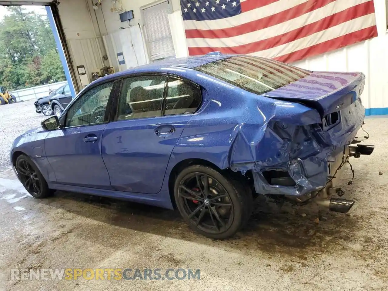 2 Фотография поврежденного автомобиля 3MW39FS06P8C90874 BMW 3 SERIES 2023