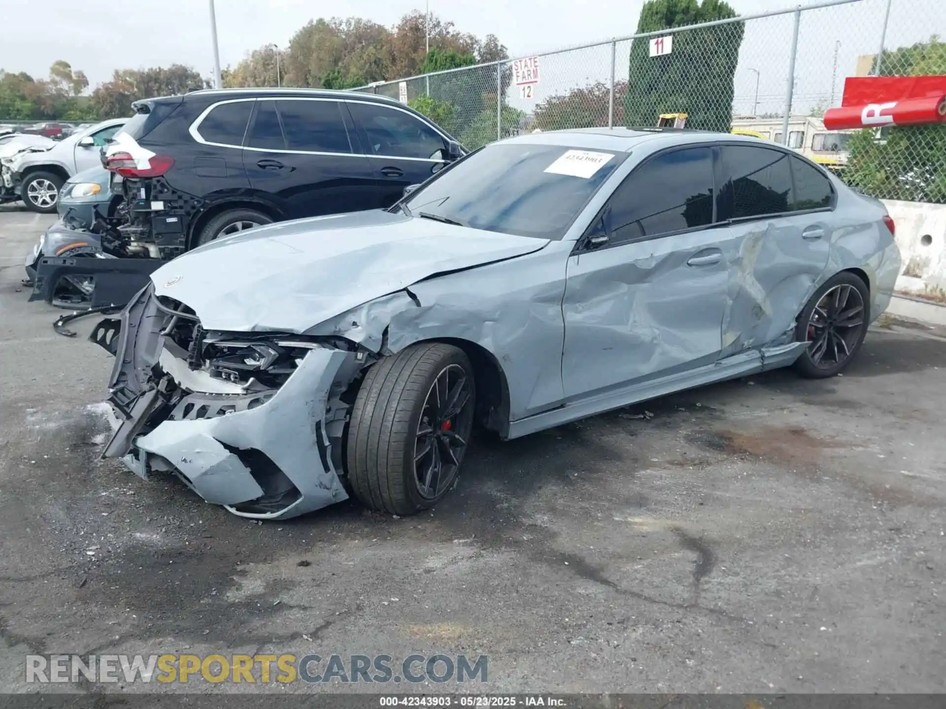 2 Photograph of a damaged car 3MW49FS02P8C98779 BMW 3 SERIES 2023