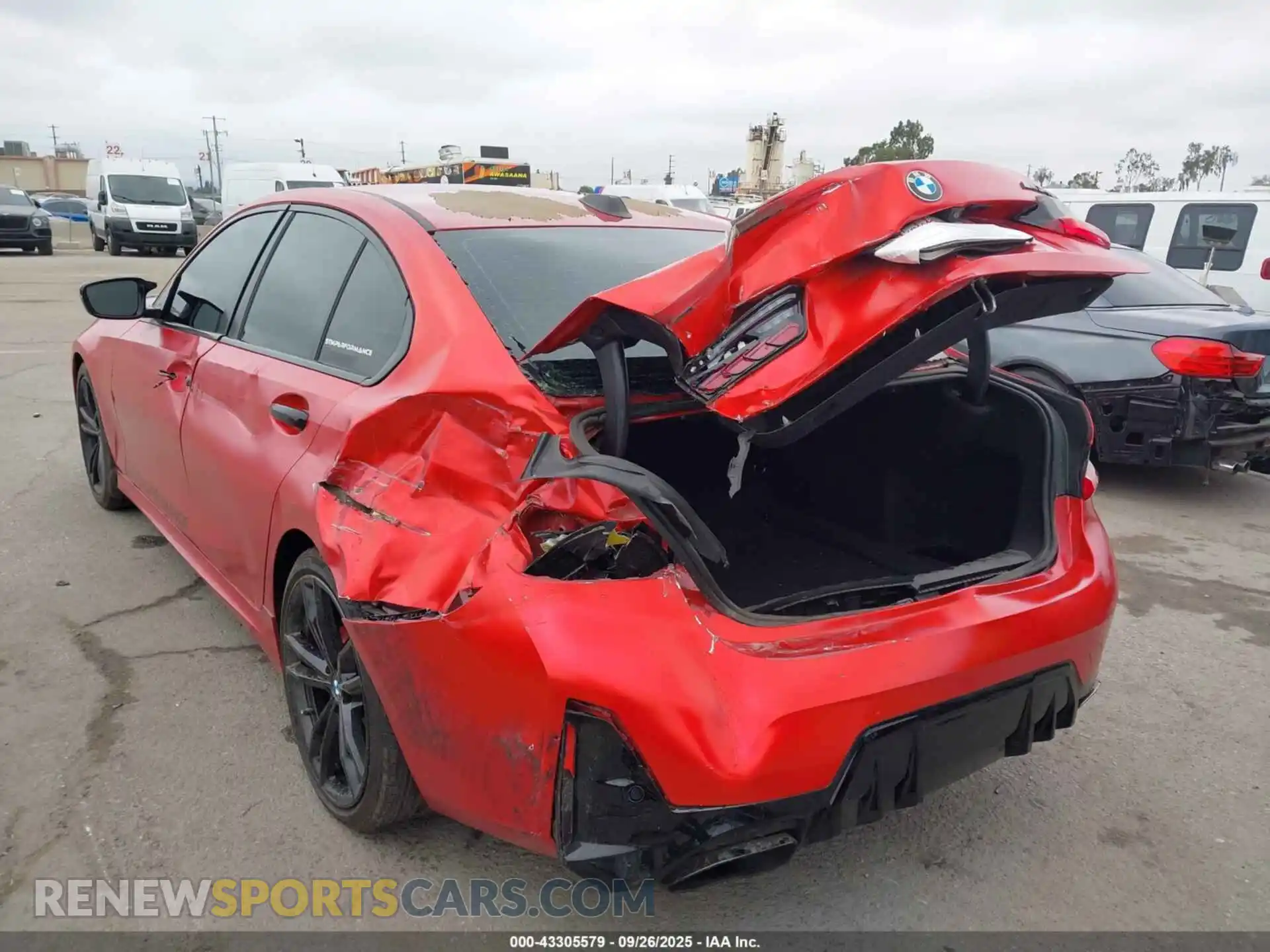 3 Photograph of a damaged car 3MW49FS03P8D42689 BMW 3 SERIES 2023