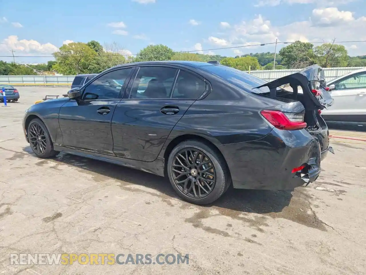 2 Photograph of a damaged car 3MW89FF07P8D53741 BMW 3 SERIES 2023