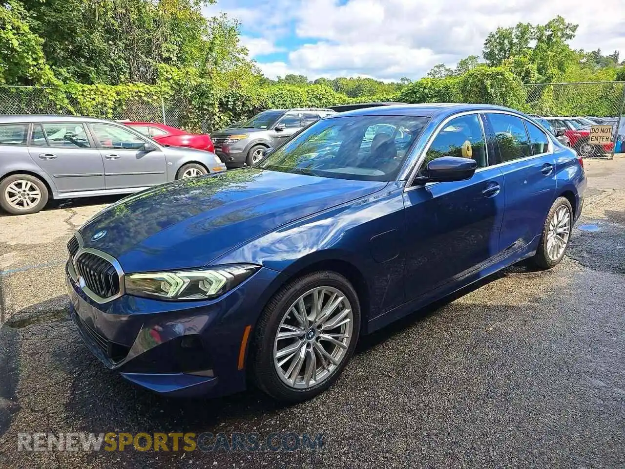 2 Photograph of a damaged car 3MW39FS02R8E40594 BMW 3 SERIES 2024