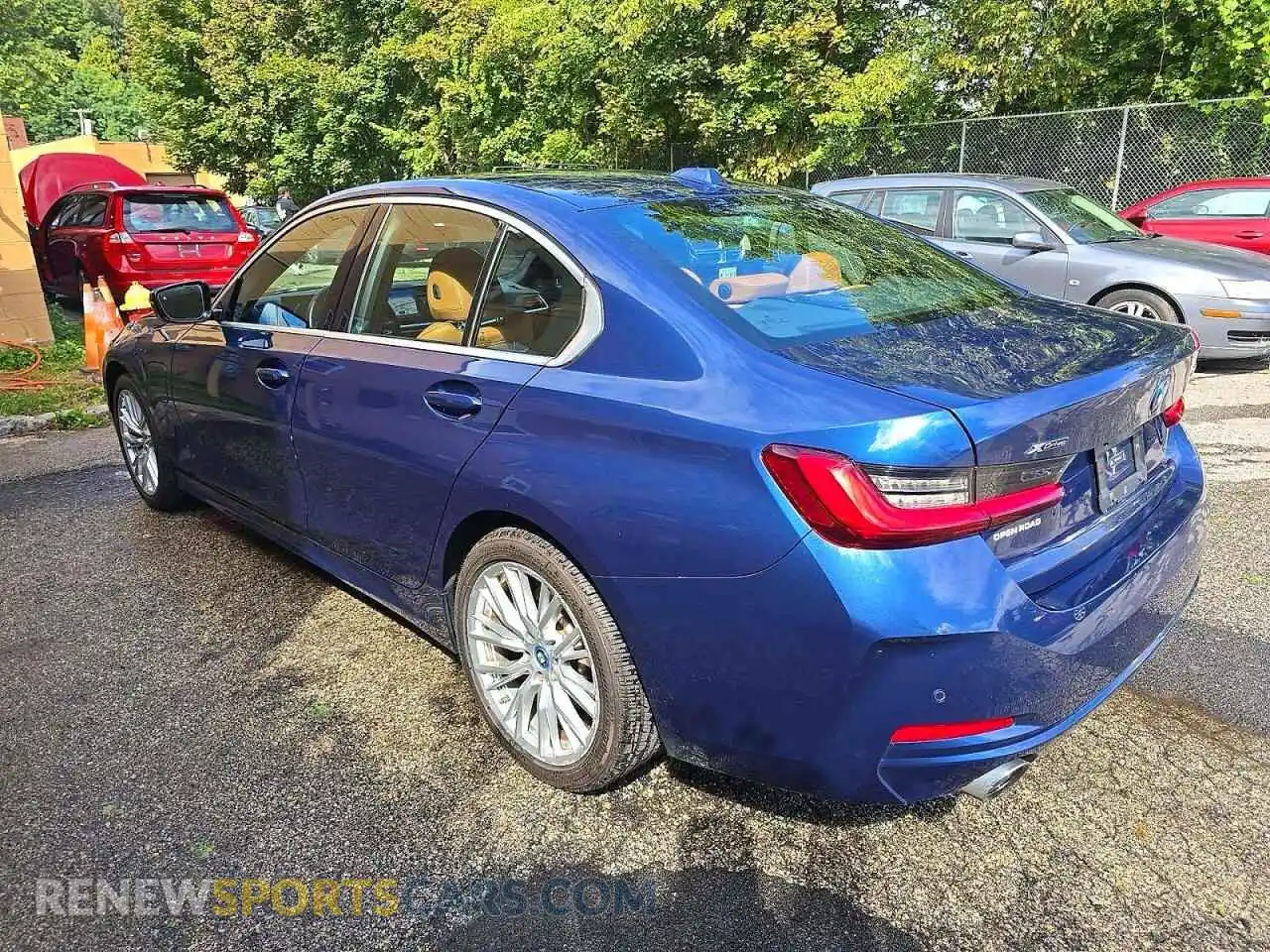 3 Photograph of a damaged car 3MW39FS02R8E40594 BMW 3 SERIES 2024