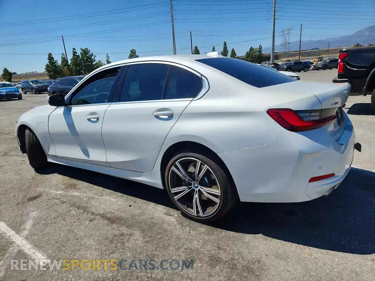 2 Photograph of a damaged car 3MW39FS07R8E60663 BMW 3 SERIES 2024
