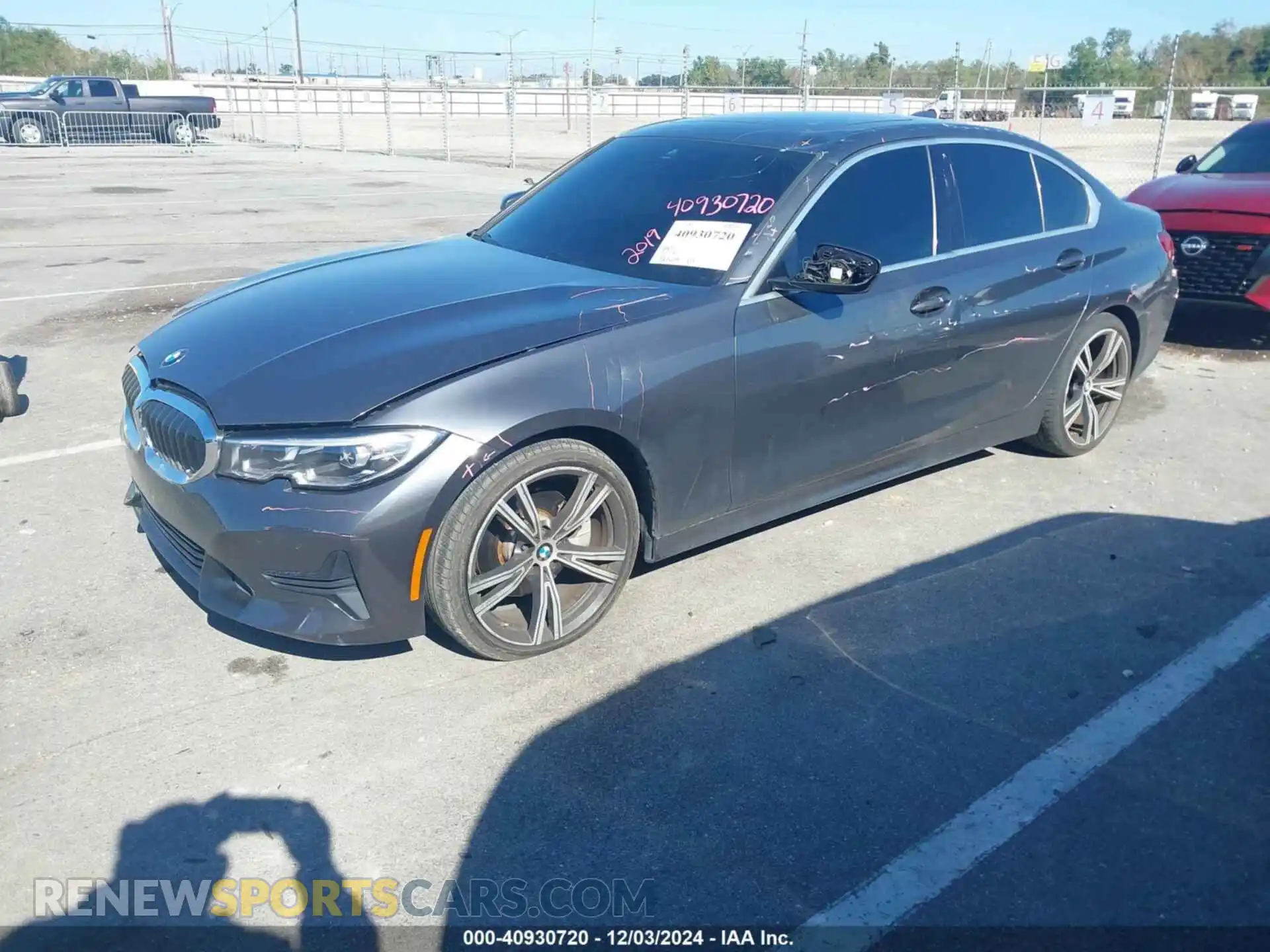2 fotografías del automóvil dañado WBA5R1C52KAJ99877 BMW 330I 2019