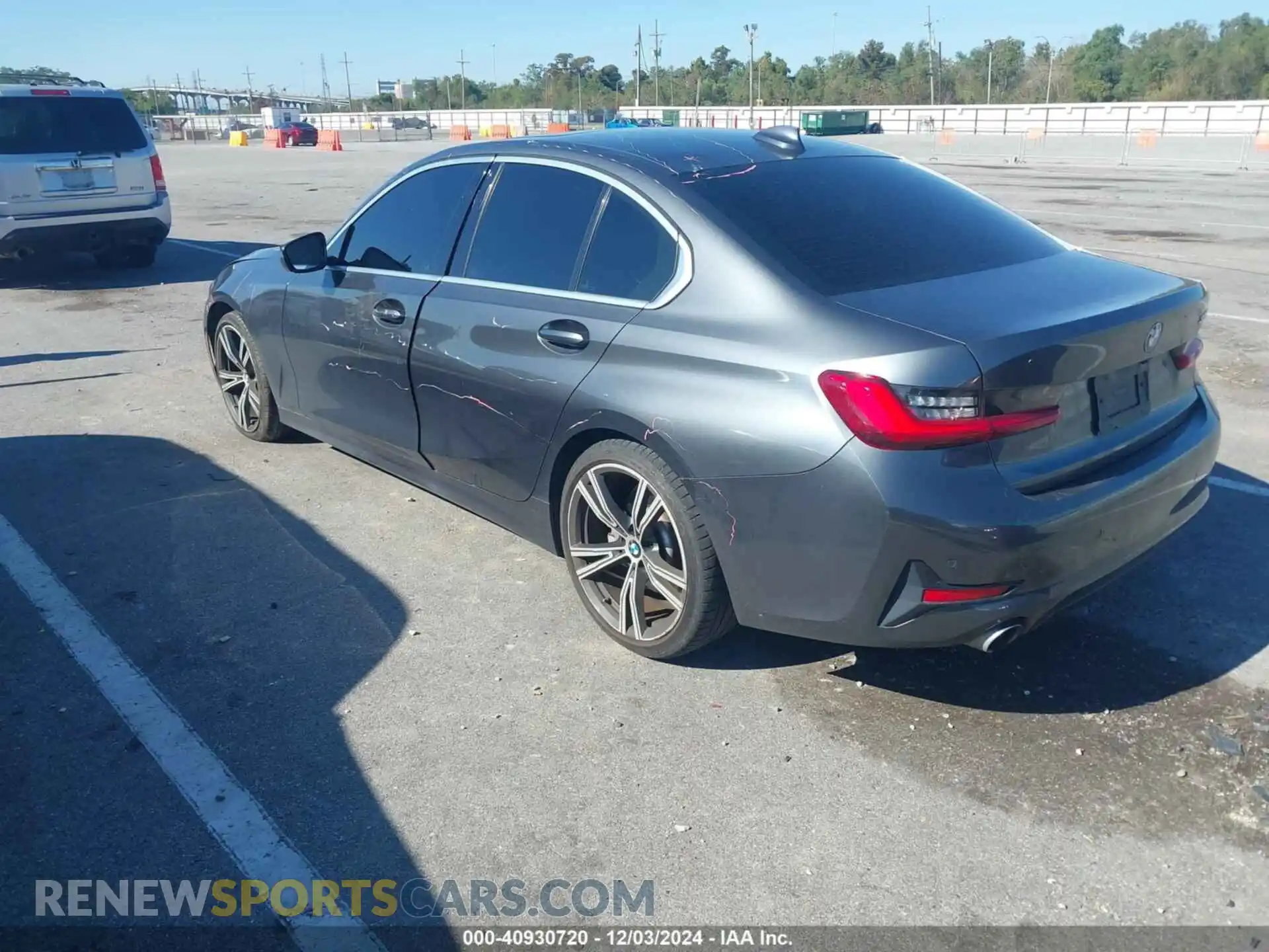 3 fotografías del automóvil dañado WBA5R1C52KAJ99877 BMW 330I 2019