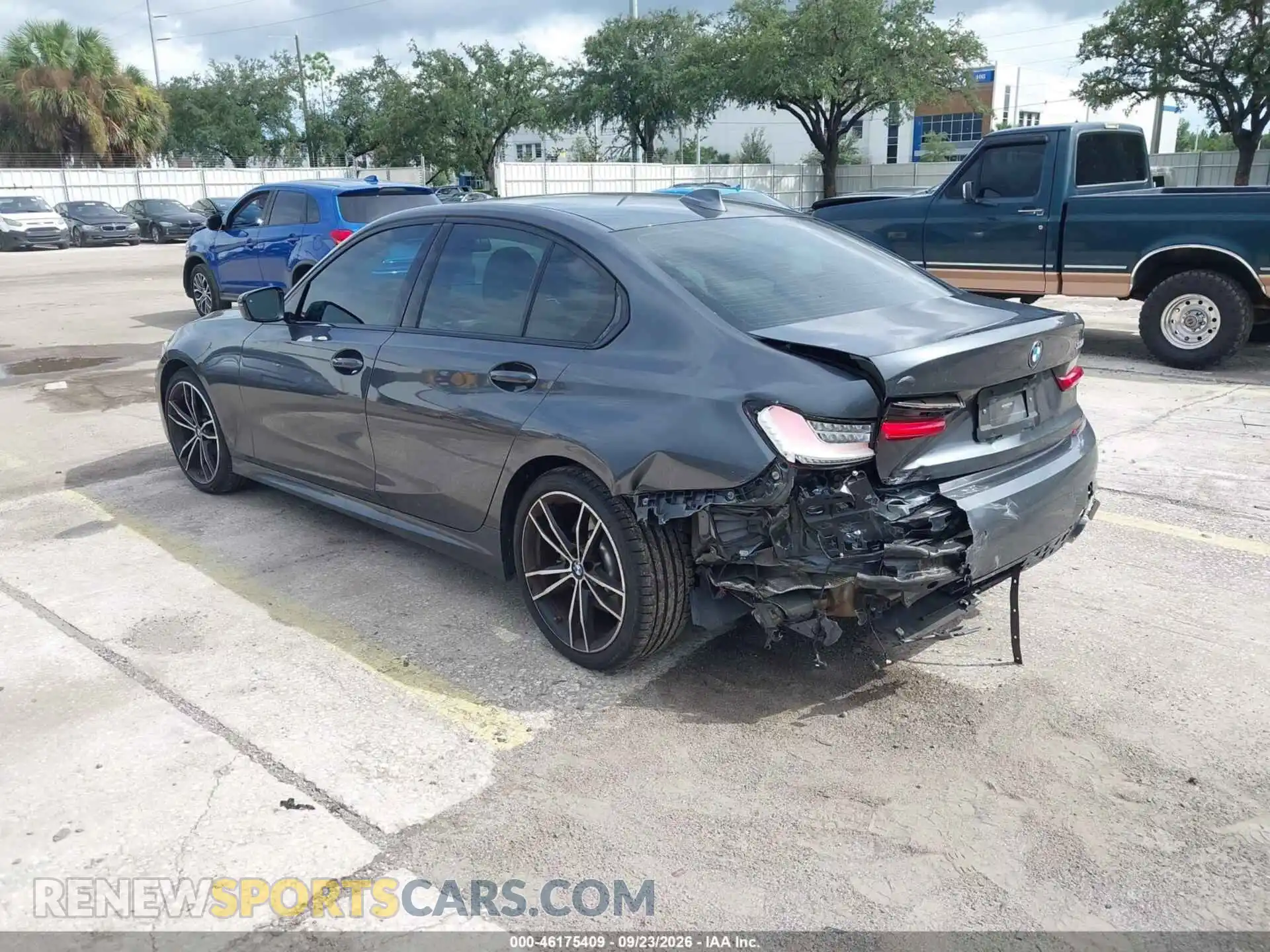 3 Photograph of a damaged car 3MW5R1J01M8B55021 BMW 330I 2021