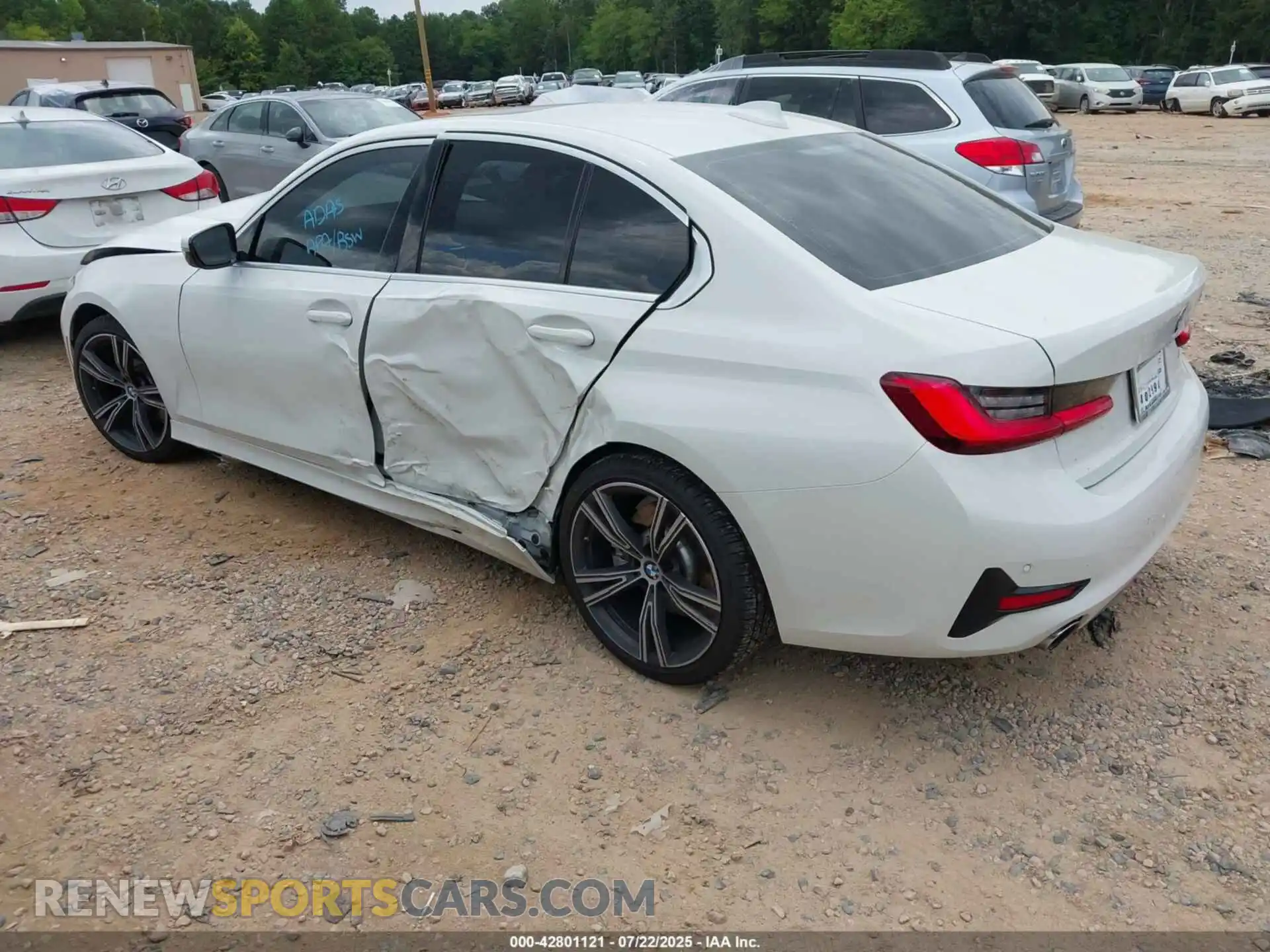 3 Photograph of a damaged car 3MW5R1J01M8B66987 BMW 330I 2021