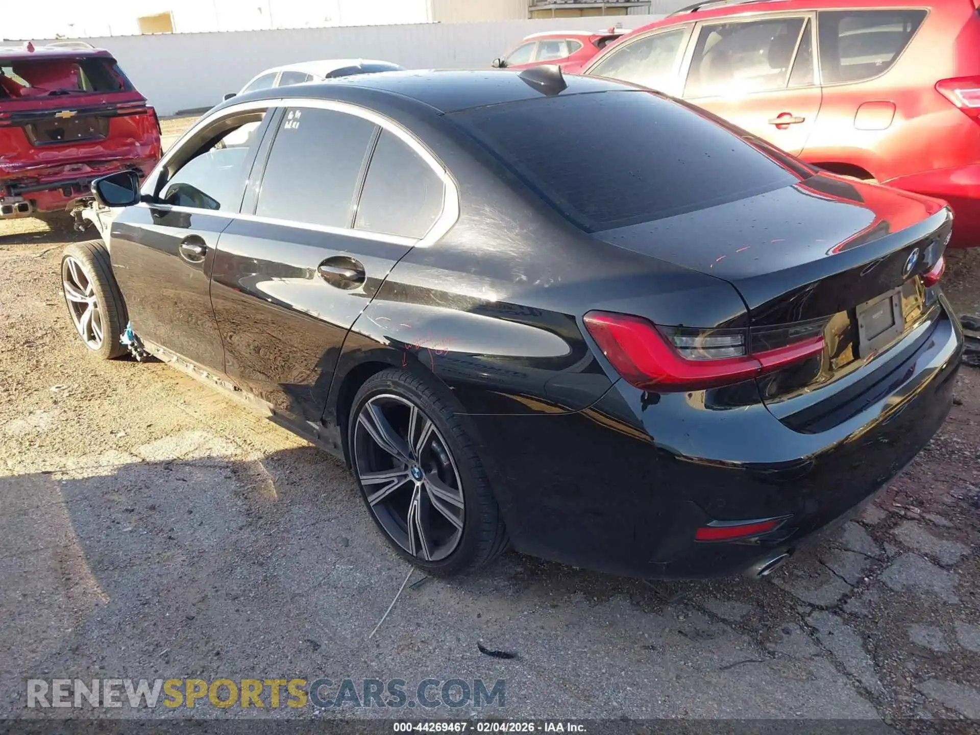 3 Photograph of a damaged car 3MW5R1J01M8B73146 BMW 330I 2021