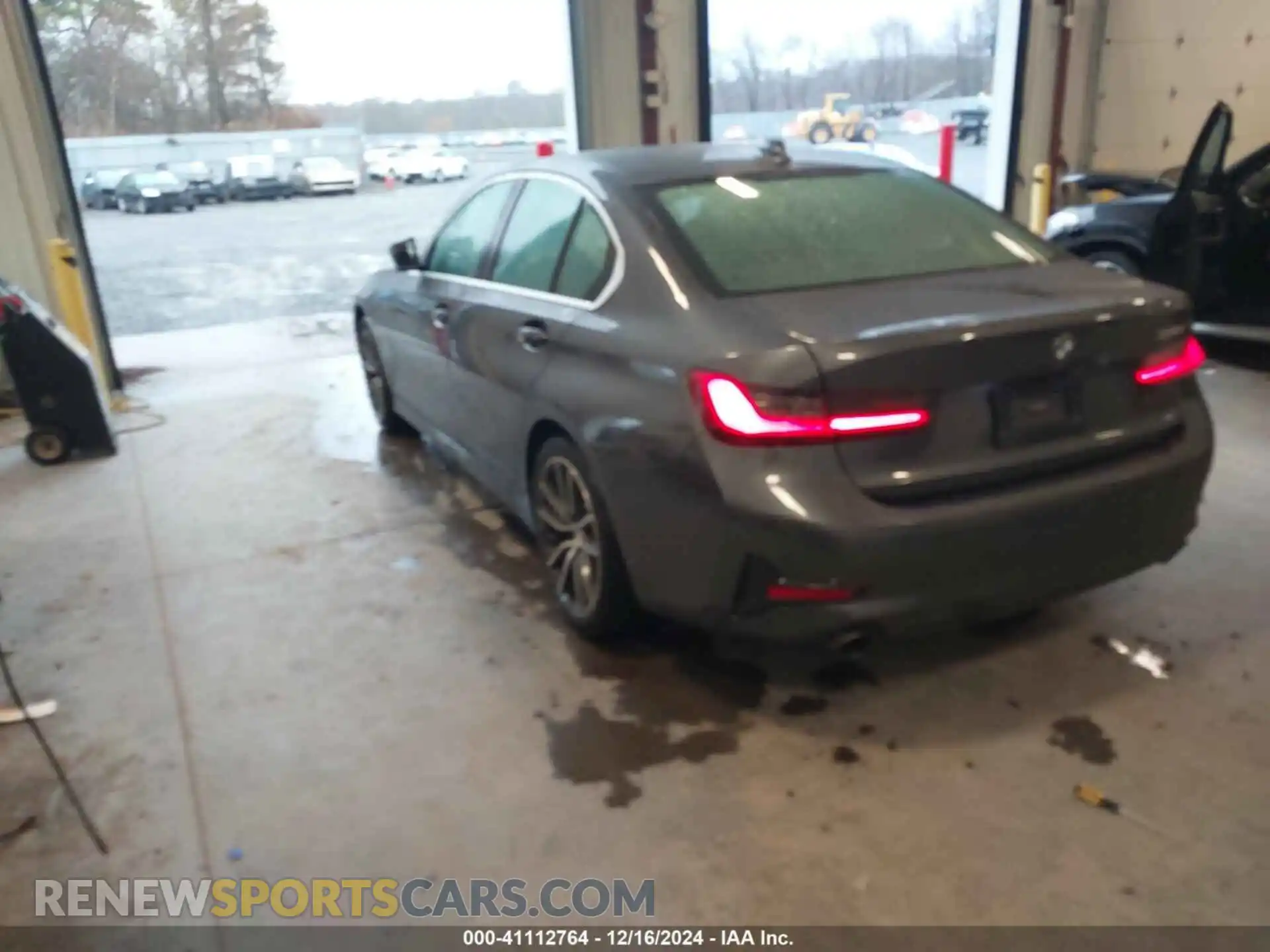 3 fotografías del automóvil dañado 3MW5R1J01M8C07439 BMW 330I 2021