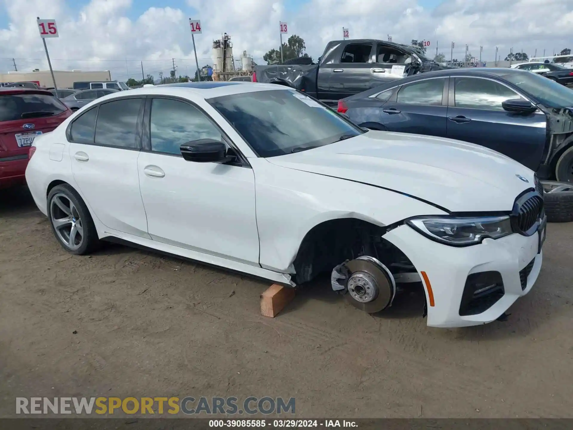 1 Photograph of a damaged car 3MW5R1J02M8B99724 BMW 330I 2021