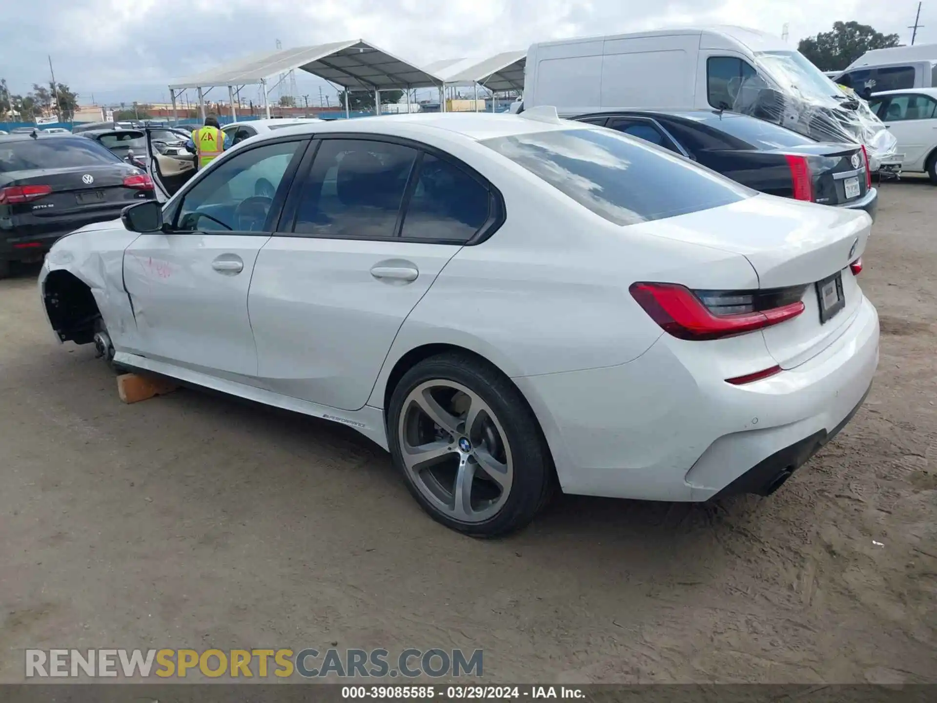 3 Photograph of a damaged car 3MW5R1J02M8B99724 BMW 330I 2021
