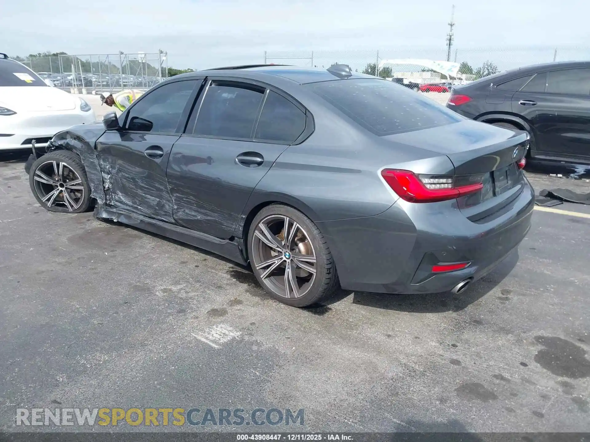 3 Photograph of a damaged car 3MW5R1J03M8C06339 BMW 330I 2021