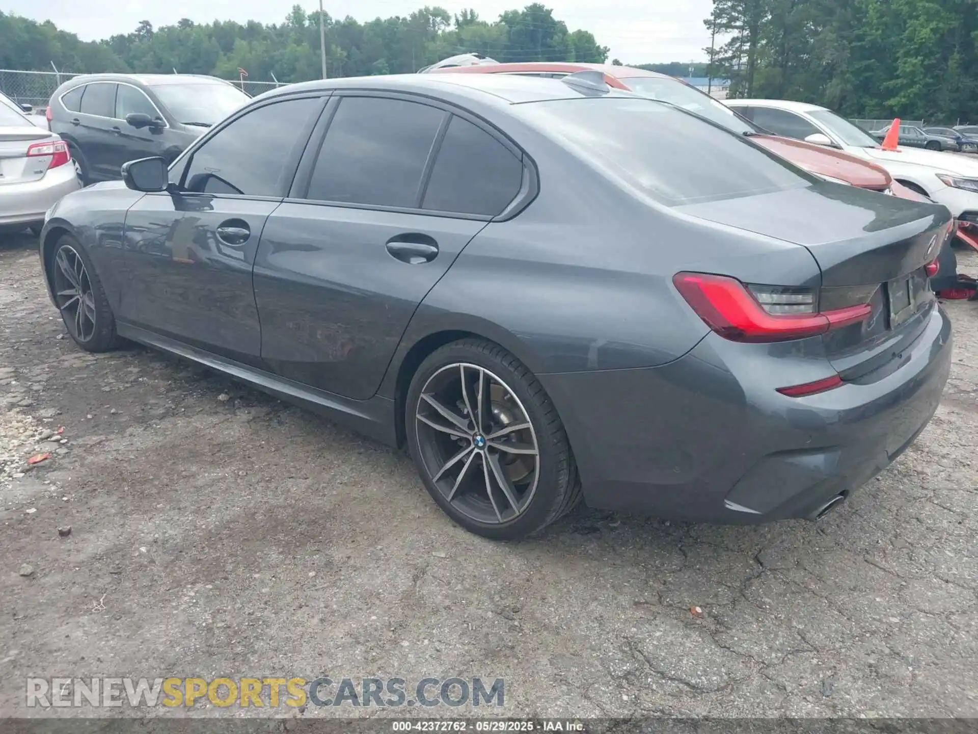 3 Photograph of a damaged car 3MW5R1J05M8B79581 BMW 330I 2021