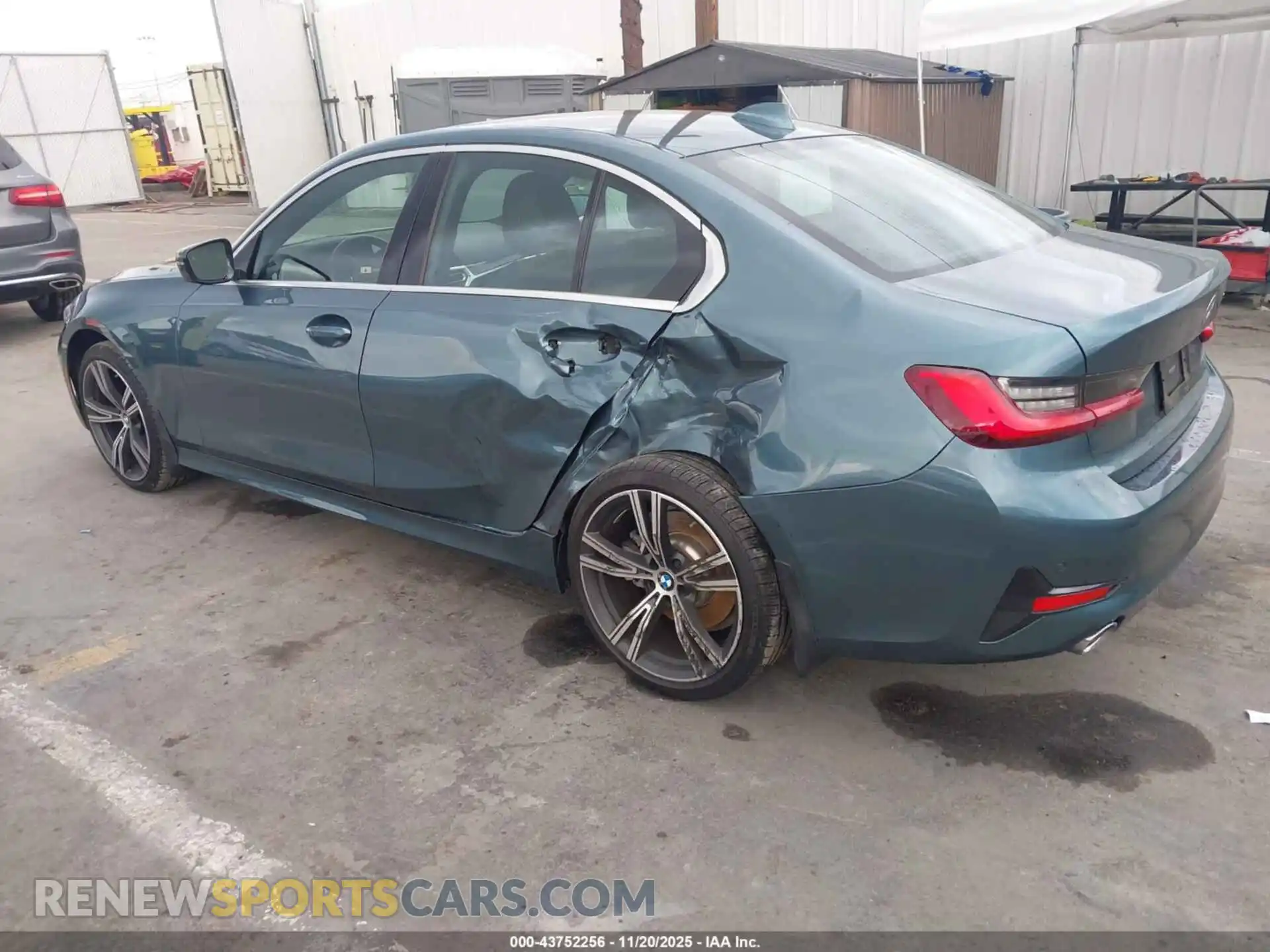 3 Photograph of a damaged car 3MW5R1J06M8B58481 BMW 330I 2021