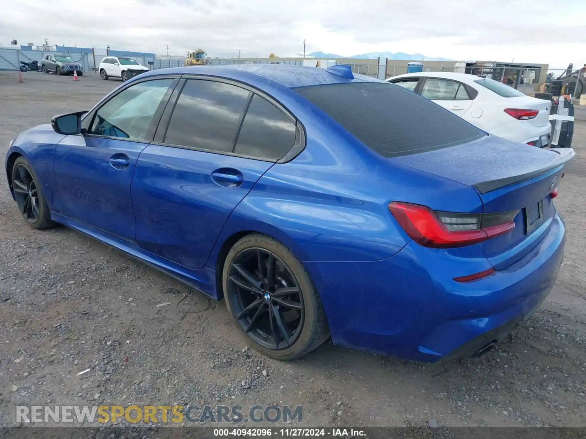 3 Photograph of a damaged car 3MW5R1J06M8B71229 BMW 330I 2021