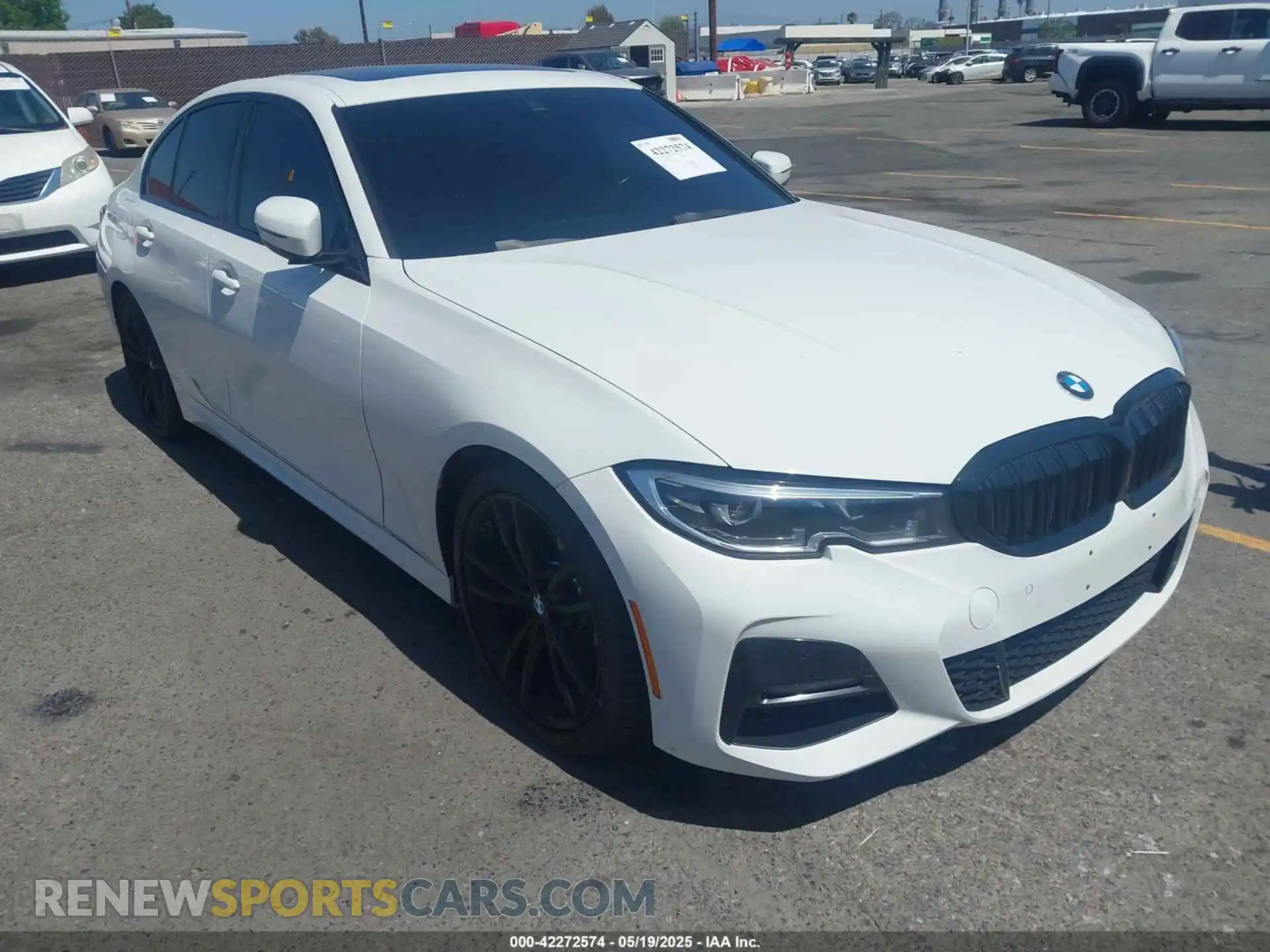 1 Photograph of a damaged car 3MW5R1J07M8C10703 BMW 330I 2021