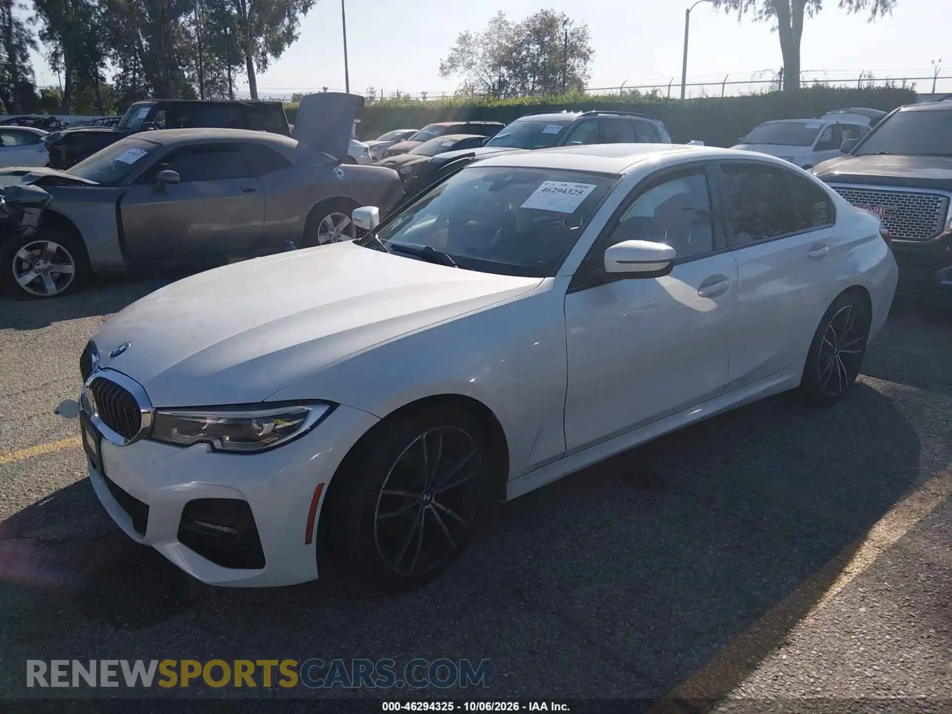 2 fotografías del automóvil dañado 3MW5R1J0XM8B77485 BMW 330I 2021
