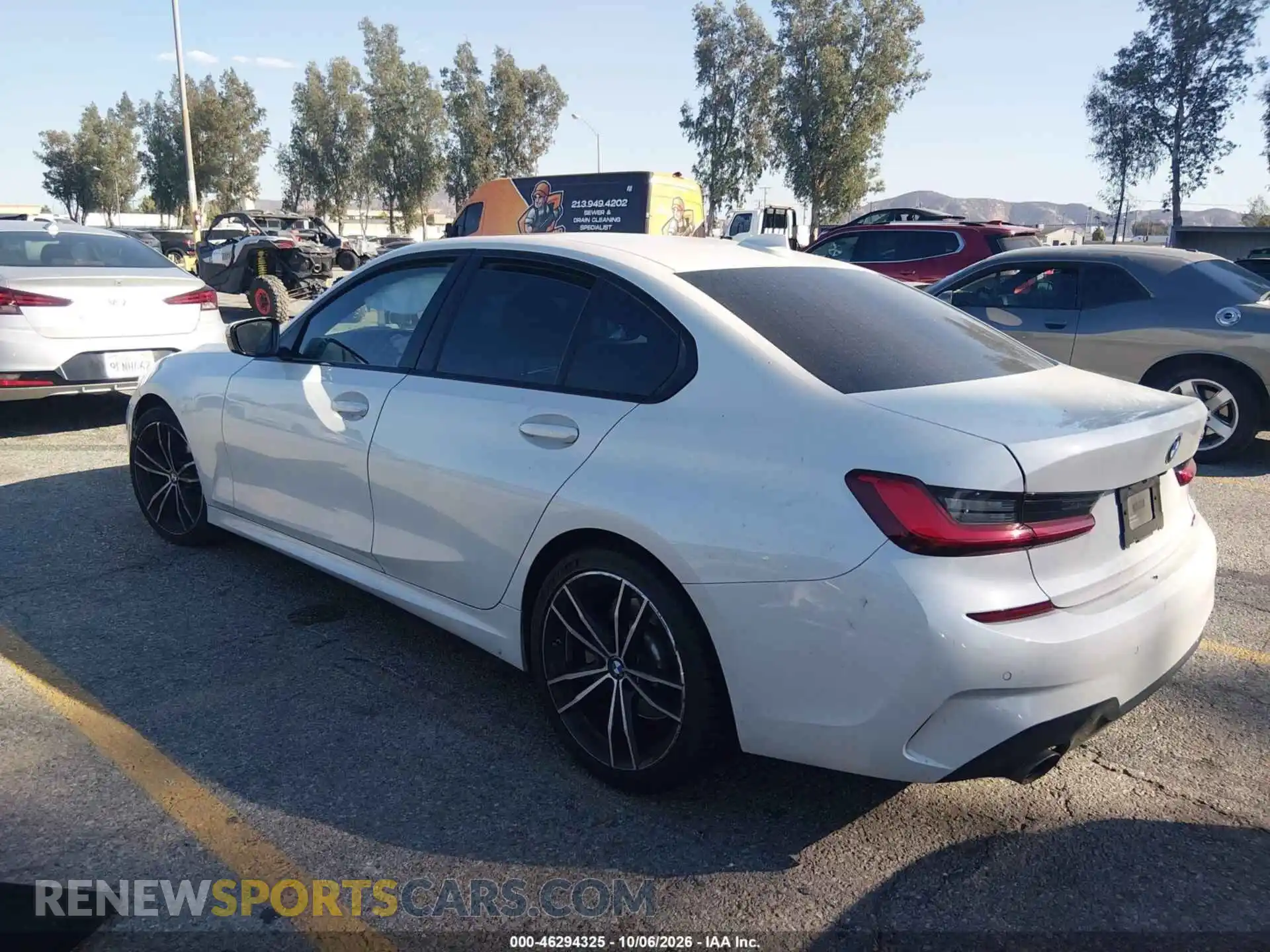 3 fotografías del automóvil dañado 3MW5R1J0XM8B77485 BMW 330I 2021