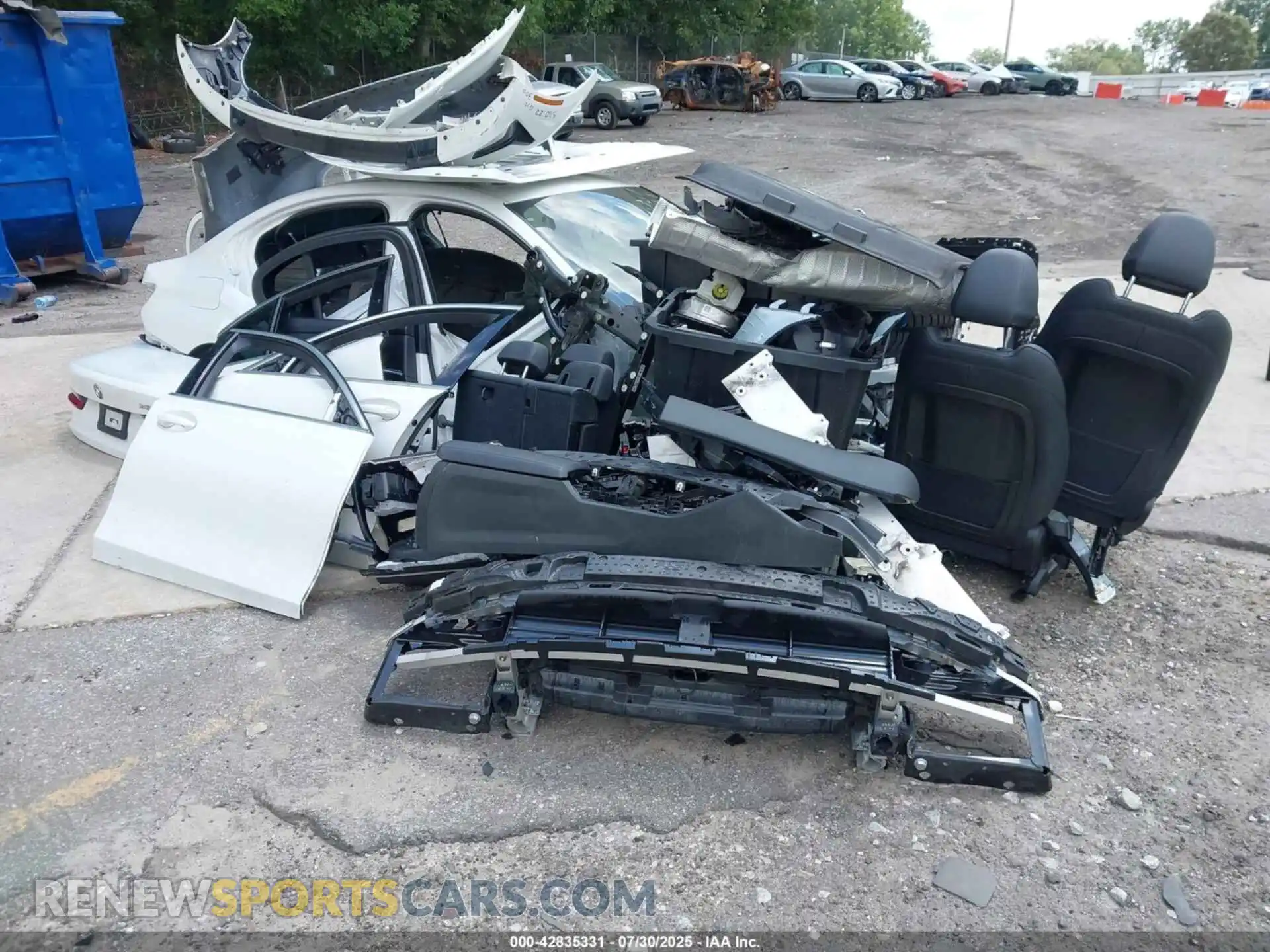 1 Photograph of a damaged car 3MW5R1J0XM8C16964 BMW 330I 2021