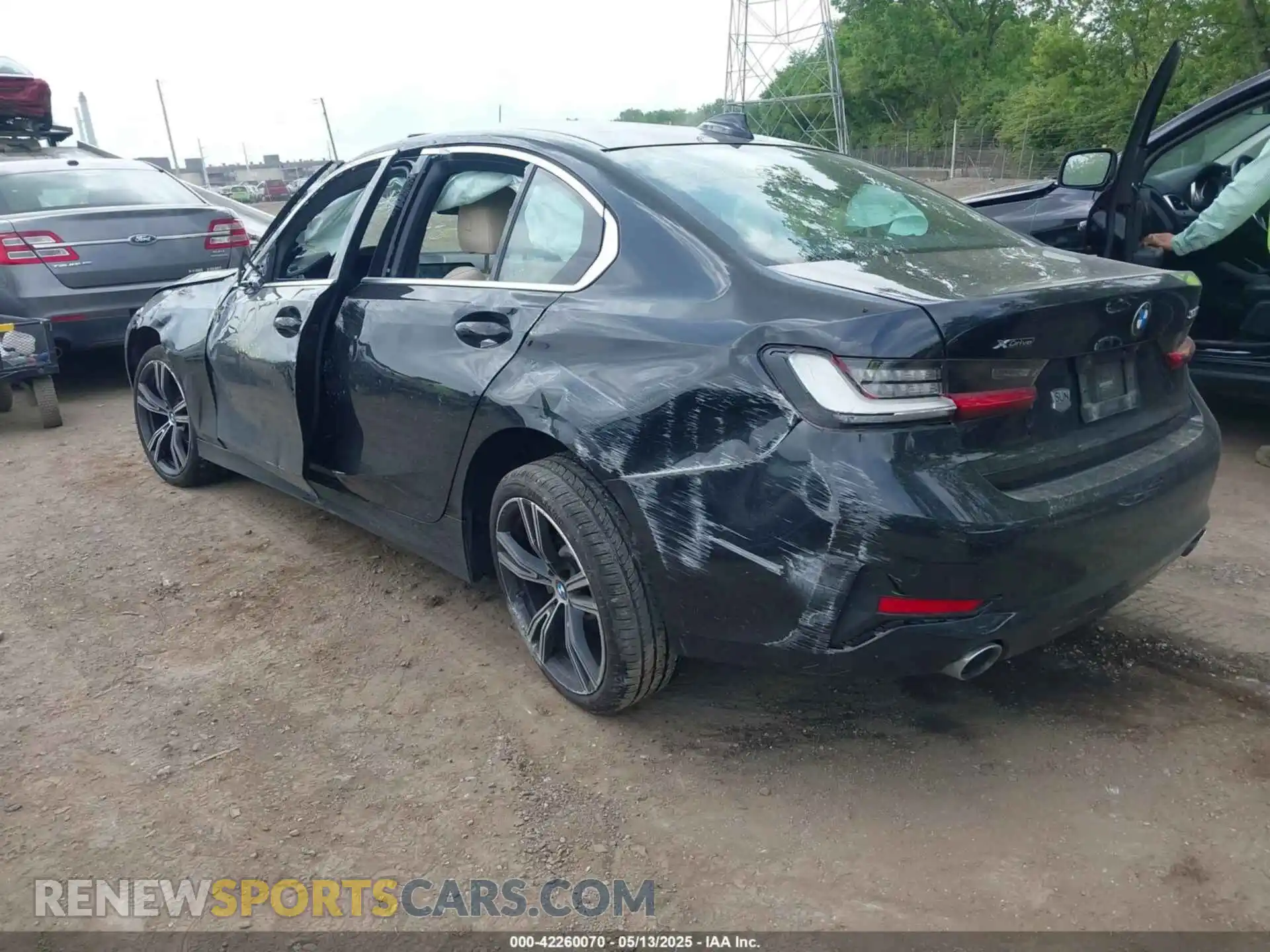 3 Photograph of a damaged car 3MW5R7J00M8B79538 BMW 330I 2021