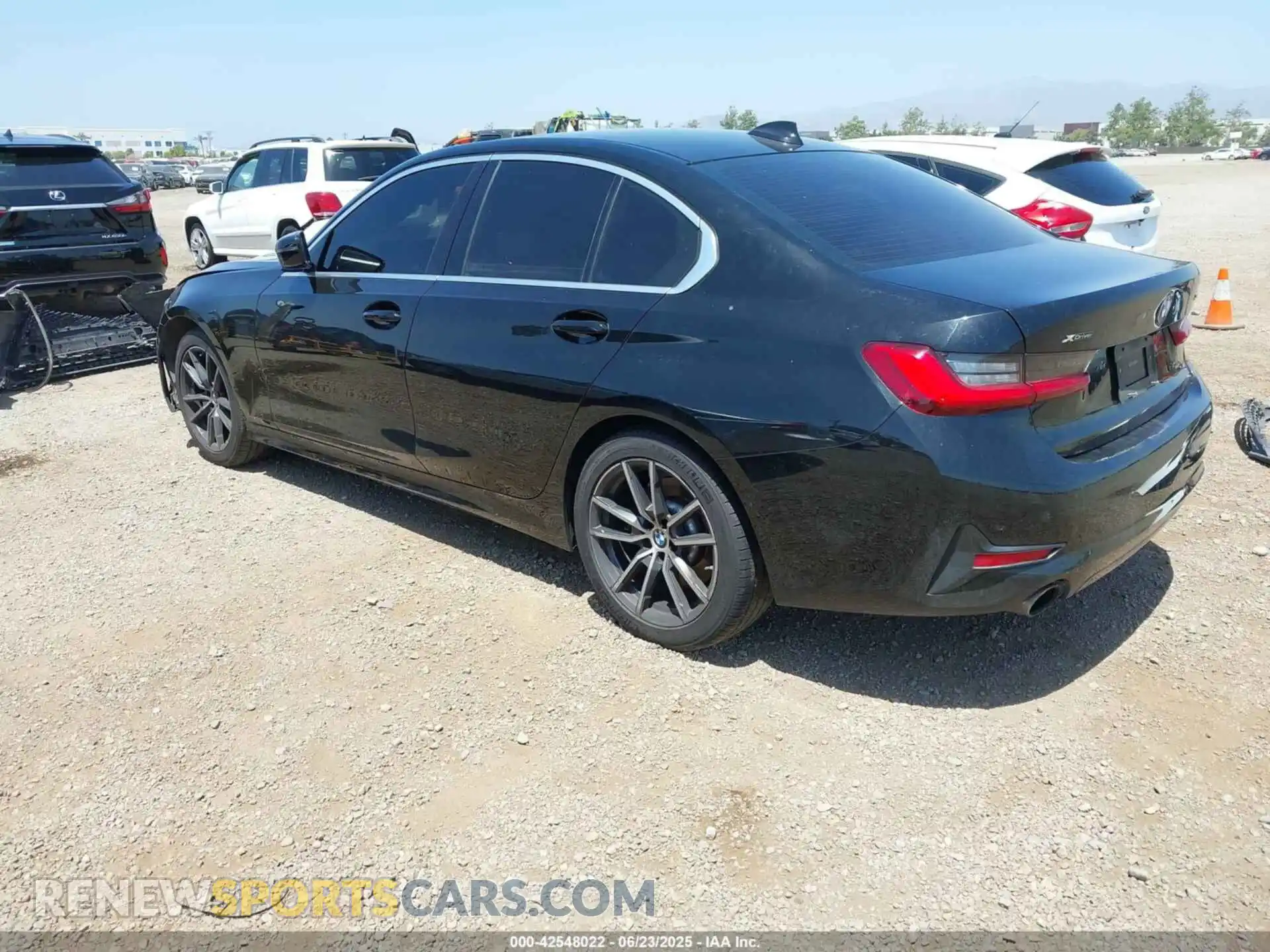 3 Photograph of a damaged car 3MW5R7J01M8C05130 BMW 330I 2021