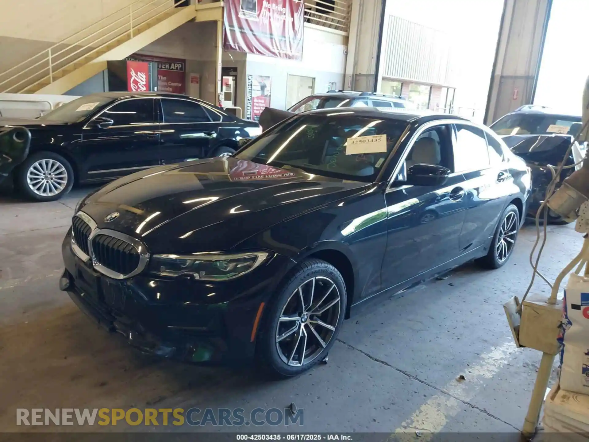 2 fotografías del automóvil dañado 3MW5R7J03M8B73815 BMW 330I 2021
