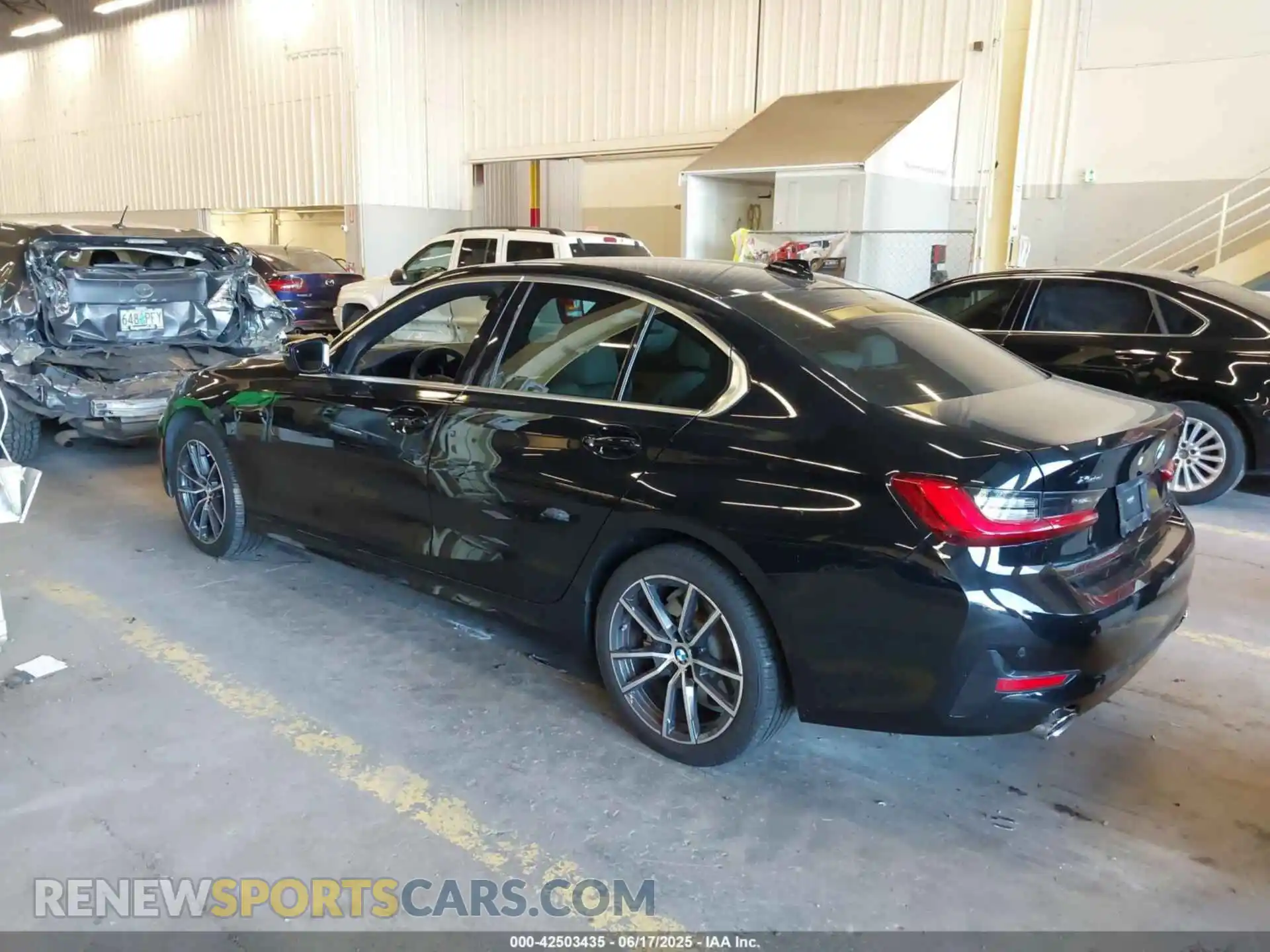 3 fotografías del automóvil dañado 3MW5R7J03M8B73815 BMW 330I 2021
