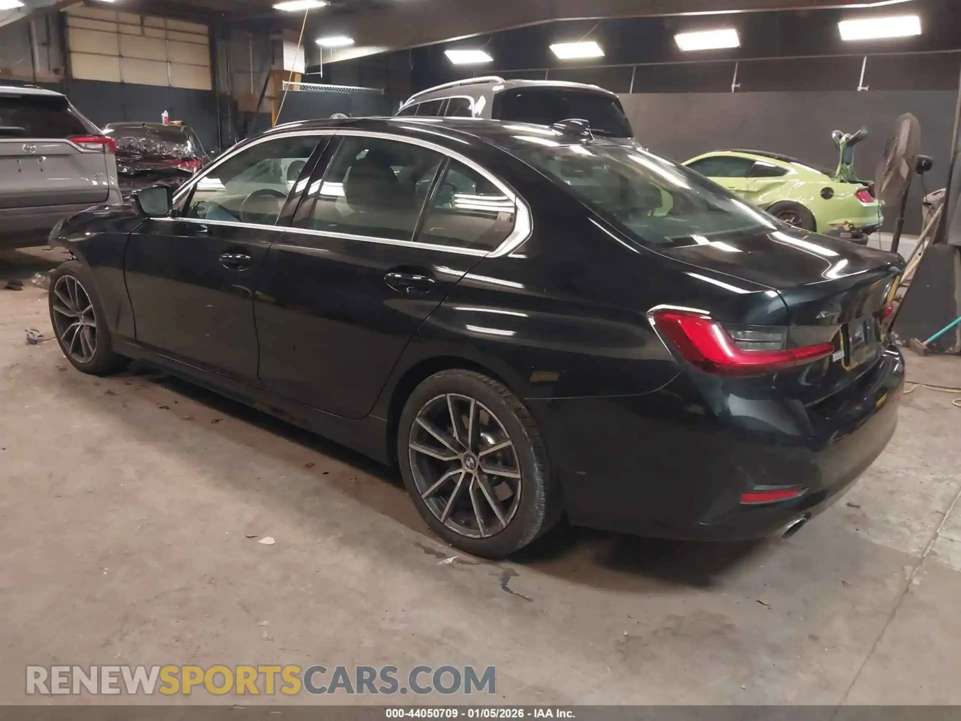 3 Photograph of a damaged car 3MW5R7J03M8B94647 BMW 330I 2021