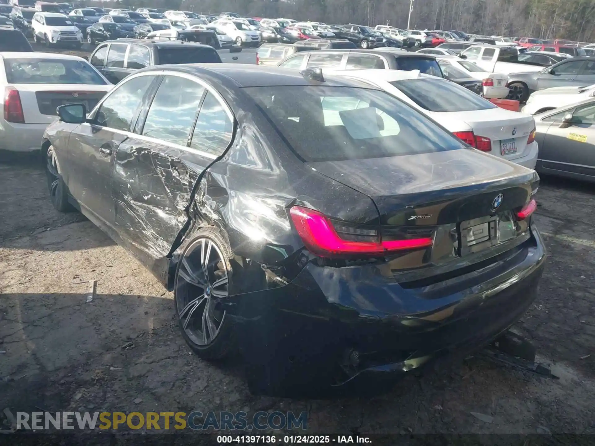 3 Photograph of a damaged car 3MW5R7J04M8B97394 BMW 330I 2021