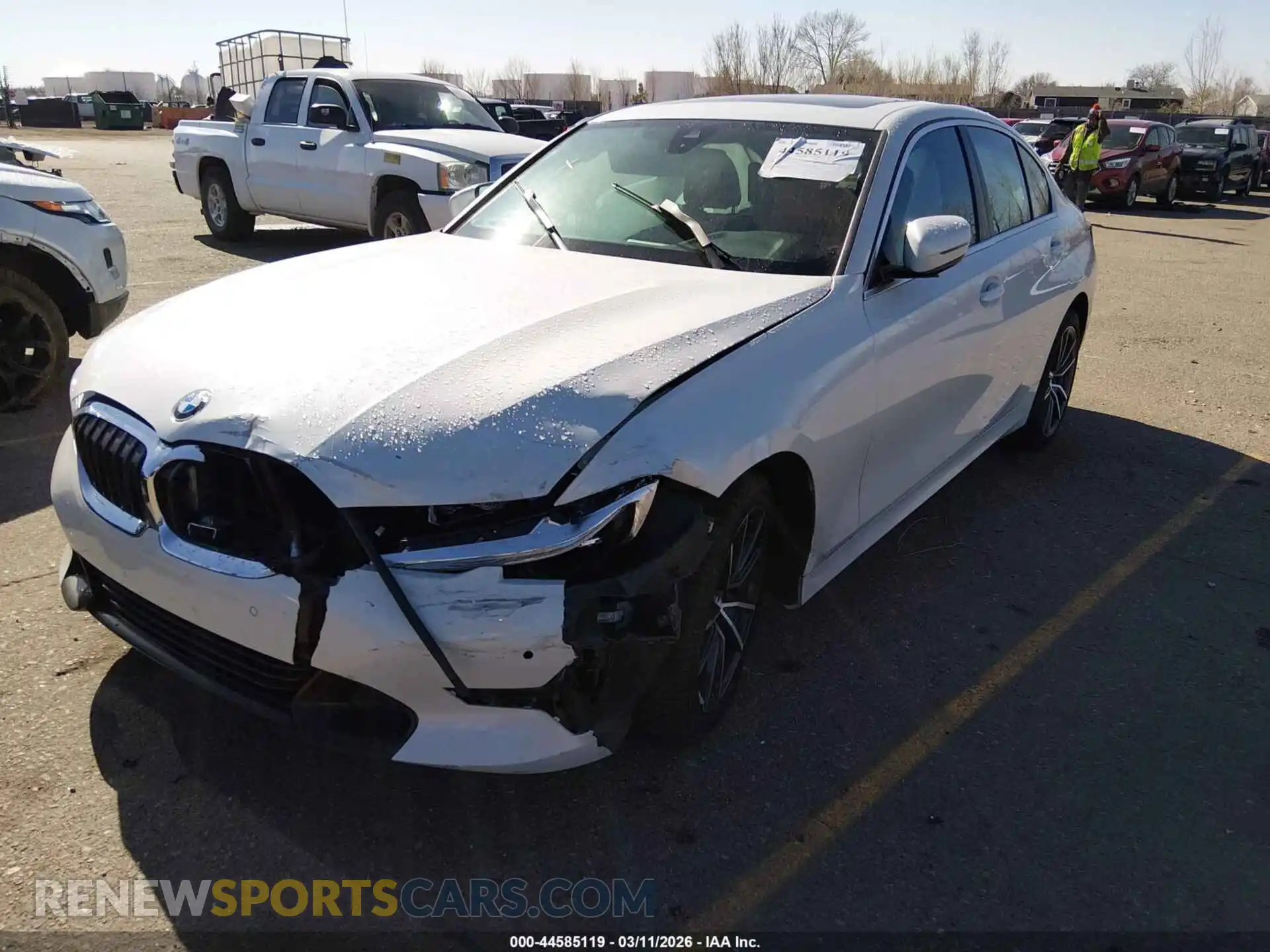 2 Фотография поврежденного автомобиля 3MW5R7J05M8C21086 BMW 330I 2021
