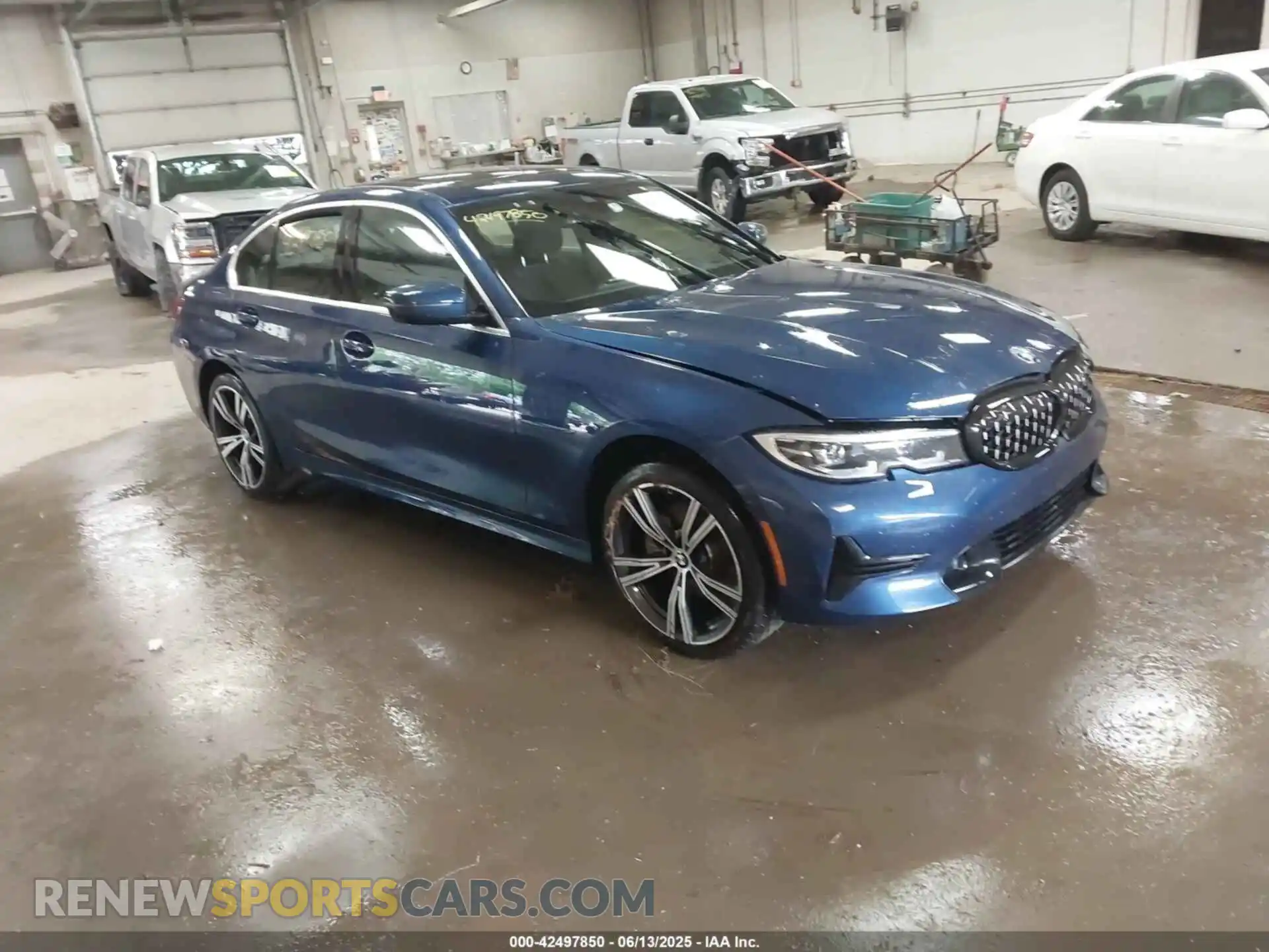 1 Photograph of a damaged car 3MW5R7J06M8B71931 BMW 330I 2021
