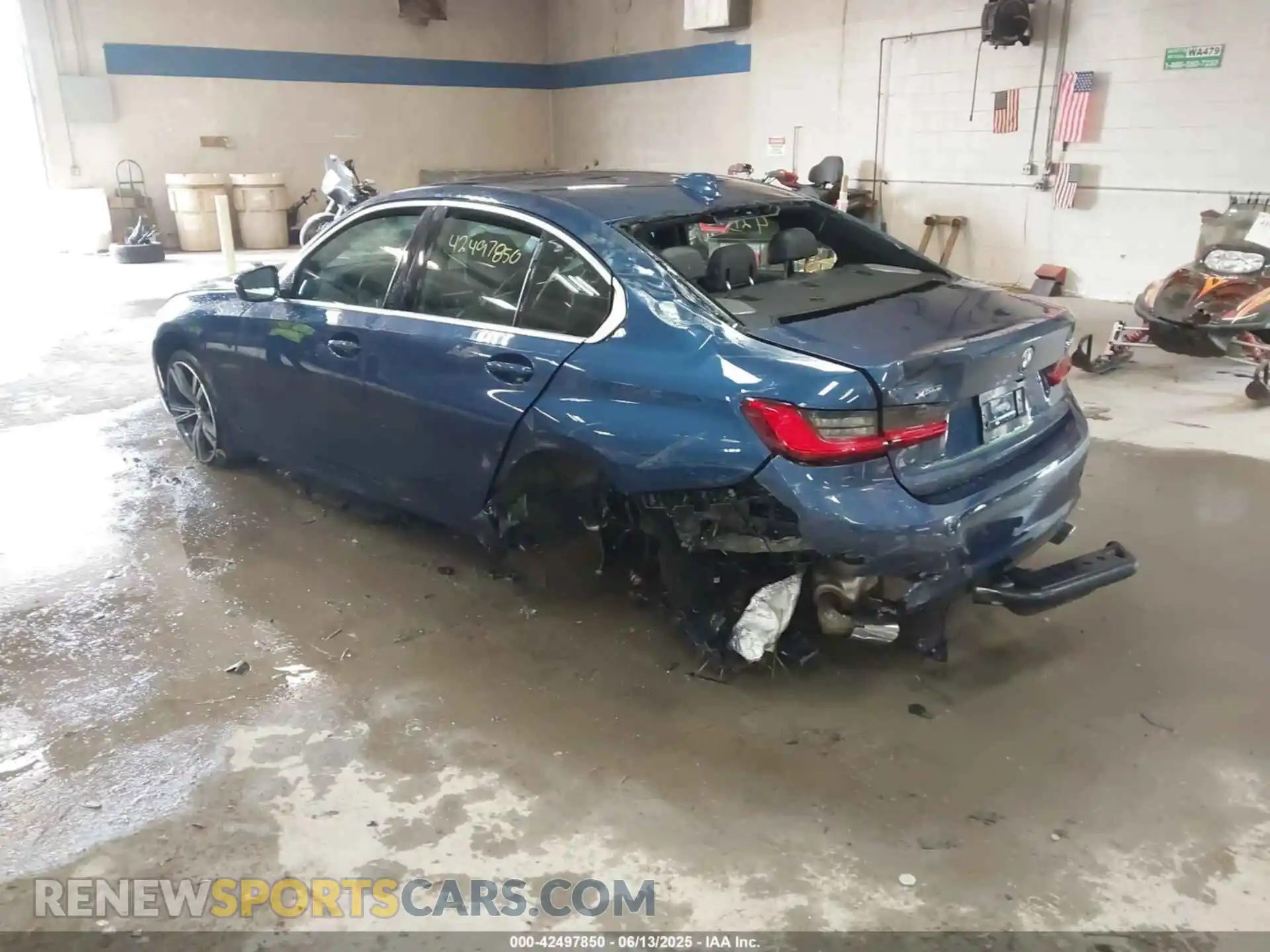 3 Photograph of a damaged car 3MW5R7J06M8B71931 BMW 330I 2021