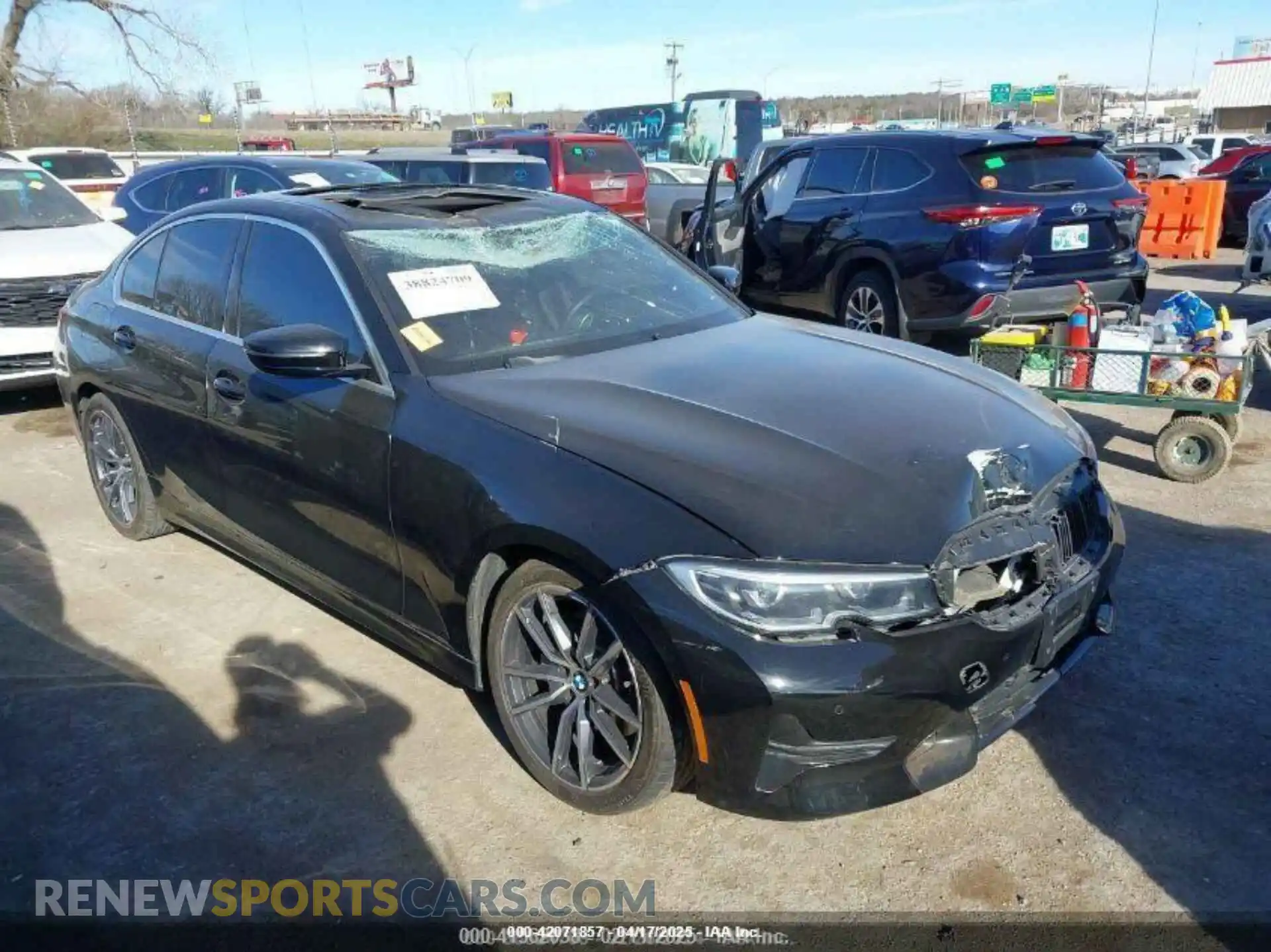 1 Photograph of a damaged car 3MW5R7J06M8C13448 BMW 330I 2021