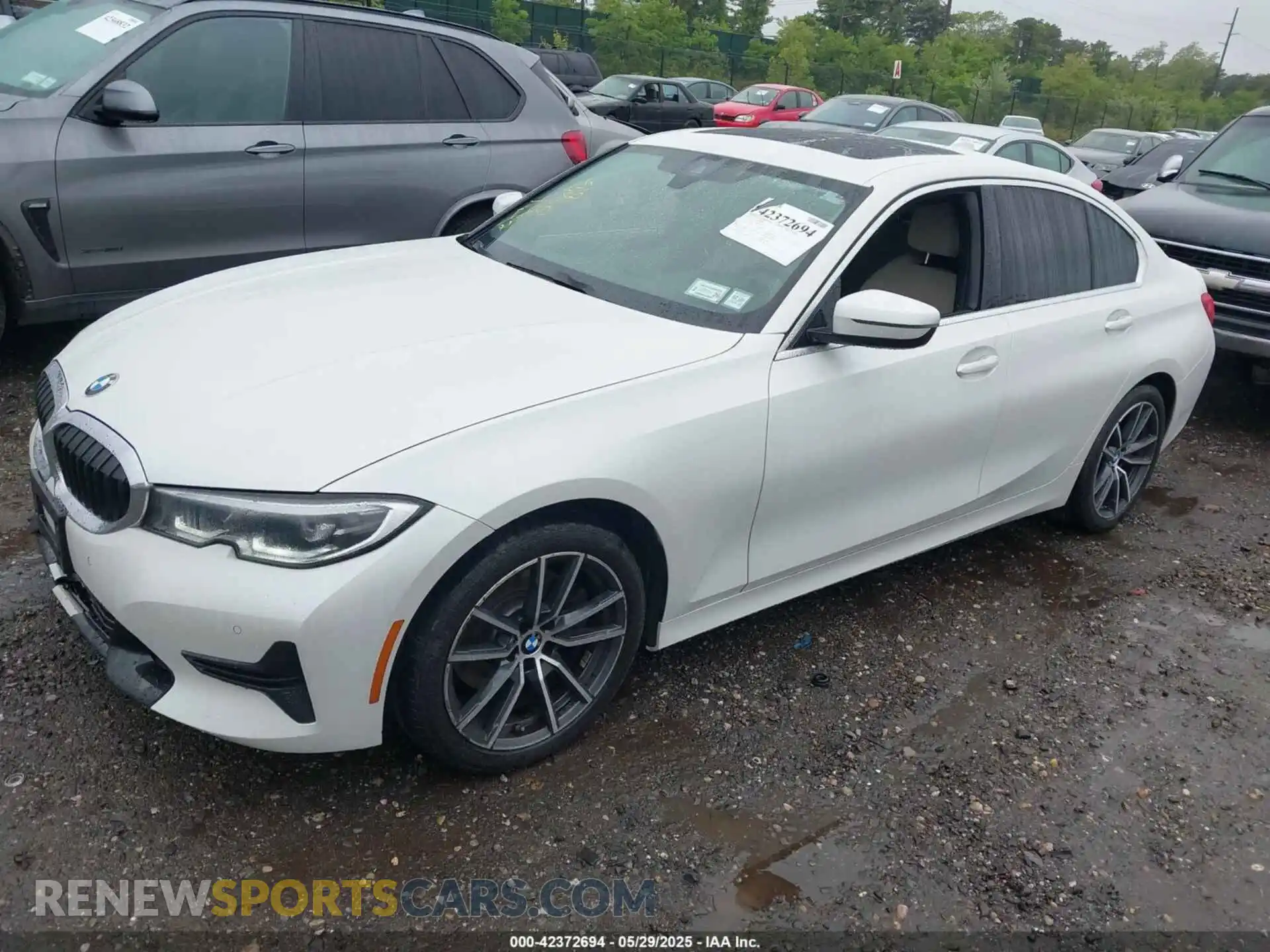 2 Photograph of a damaged car 3MW5R7J07M8B73428 BMW 330I 2021