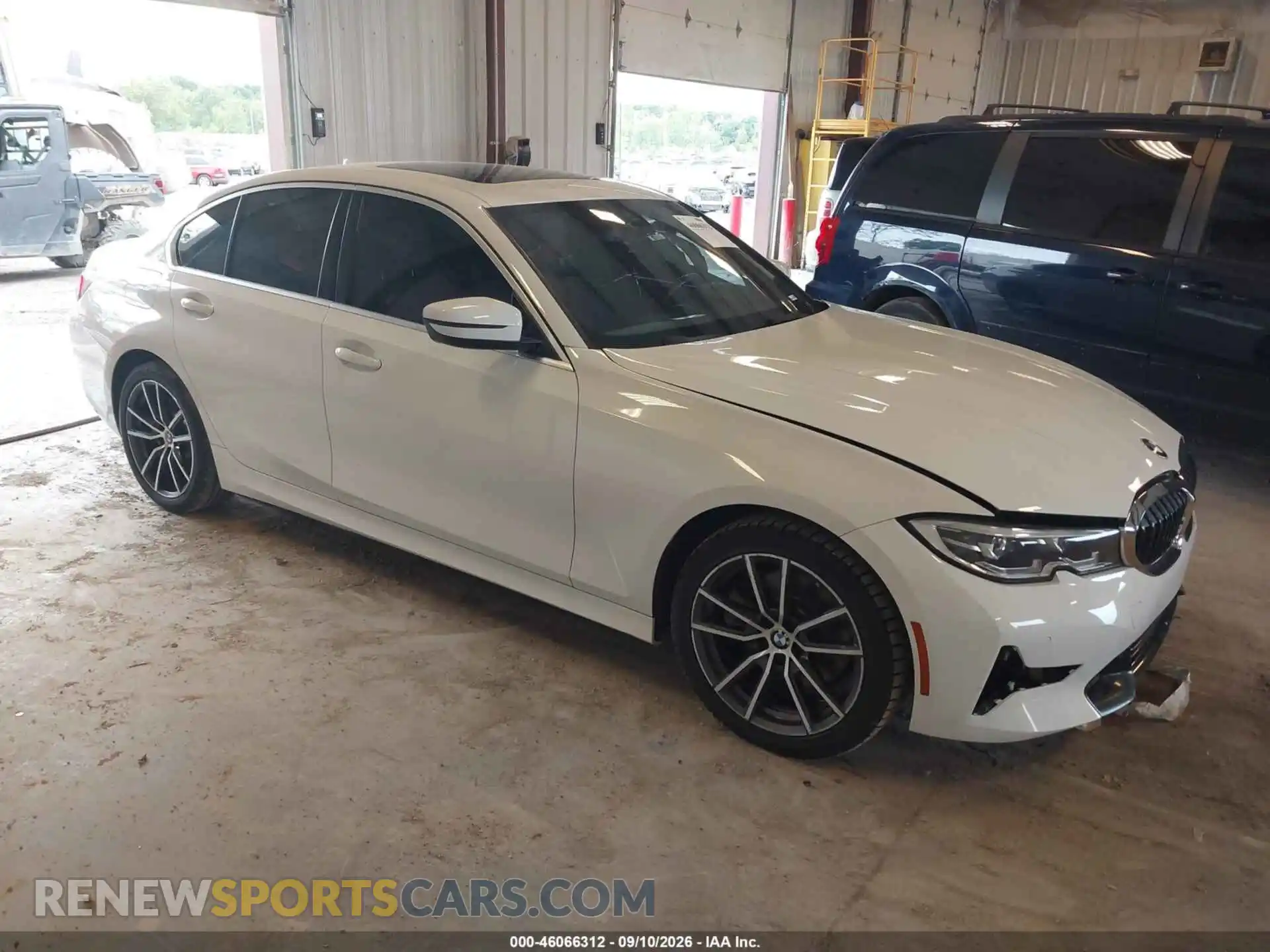 1 Фотография поврежденного автомобиля 3MW5R7J0XM8B87050 BMW 330I 2021