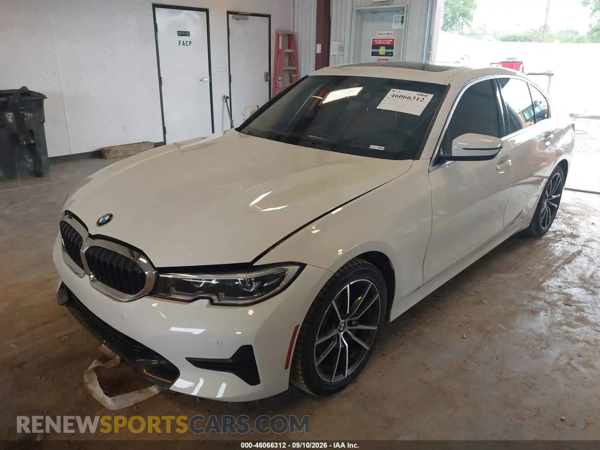 2 Фотография поврежденного автомобиля 3MW5R7J0XM8B87050 BMW 330I 2021