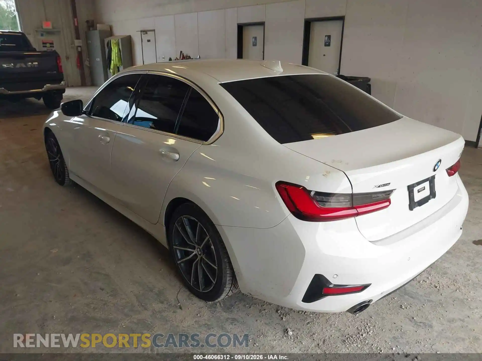 3 Фотография поврежденного автомобиля 3MW5R7J0XM8B87050 BMW 330I 2021