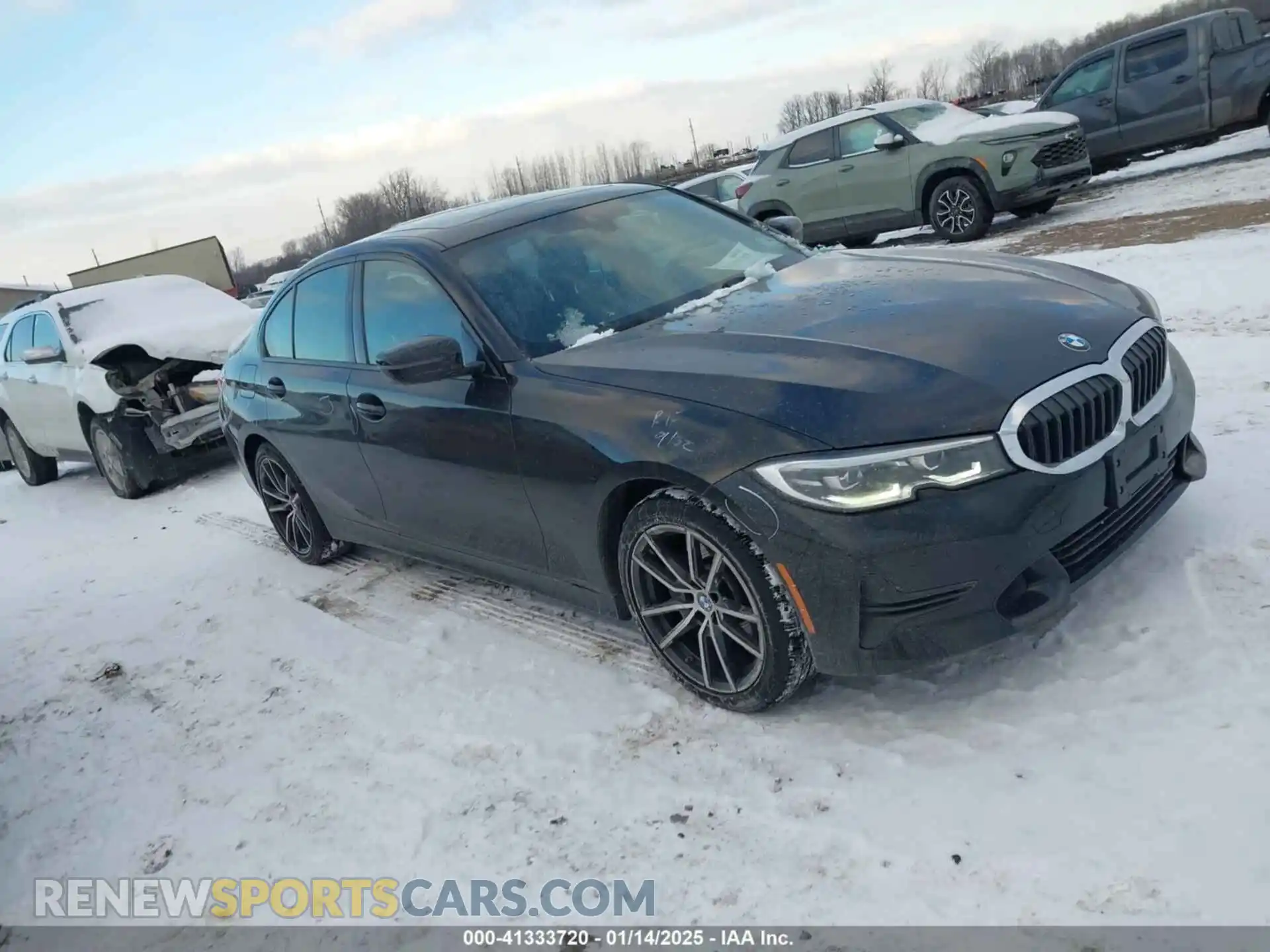 1 Photograph of a damaged car 3MW5R7J09N8C42010 BMW 330I 2022