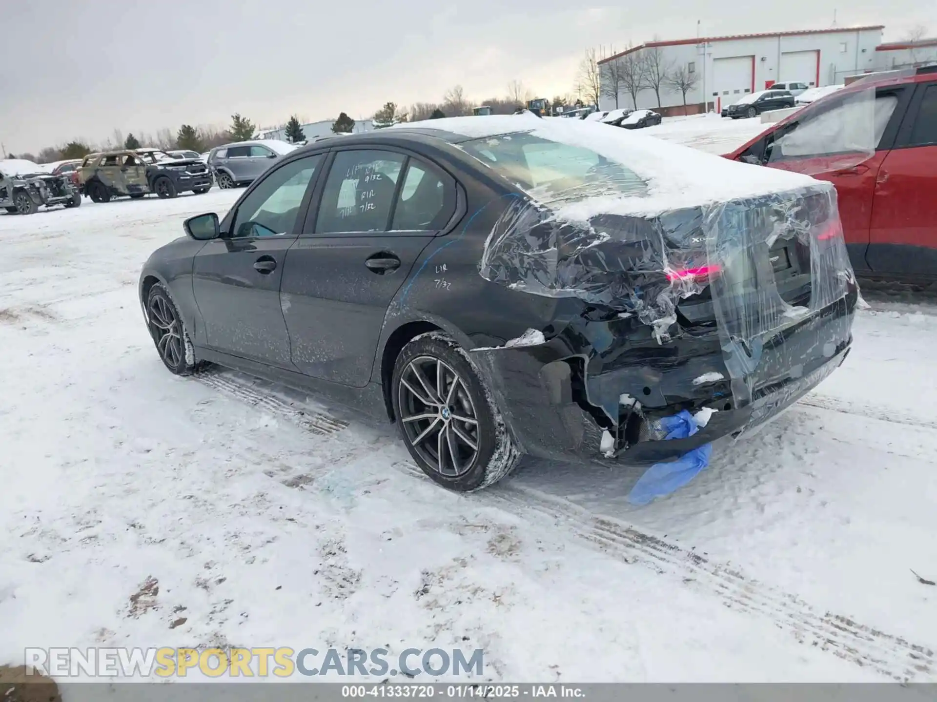 3 Photograph of a damaged car 3MW5R7J09N8C42010 BMW 330I 2022
