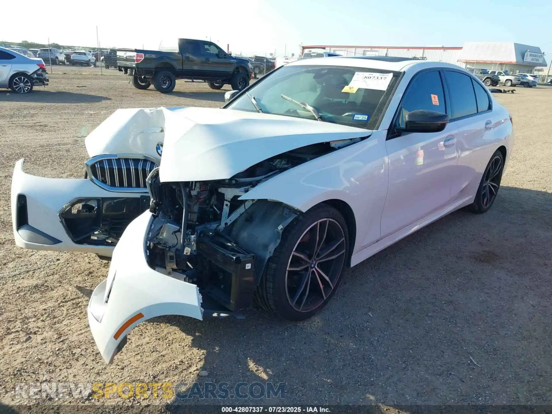 2 fotografías del automóvil dañado 3MW69FF0XP8C80243 BMW 330I 2023