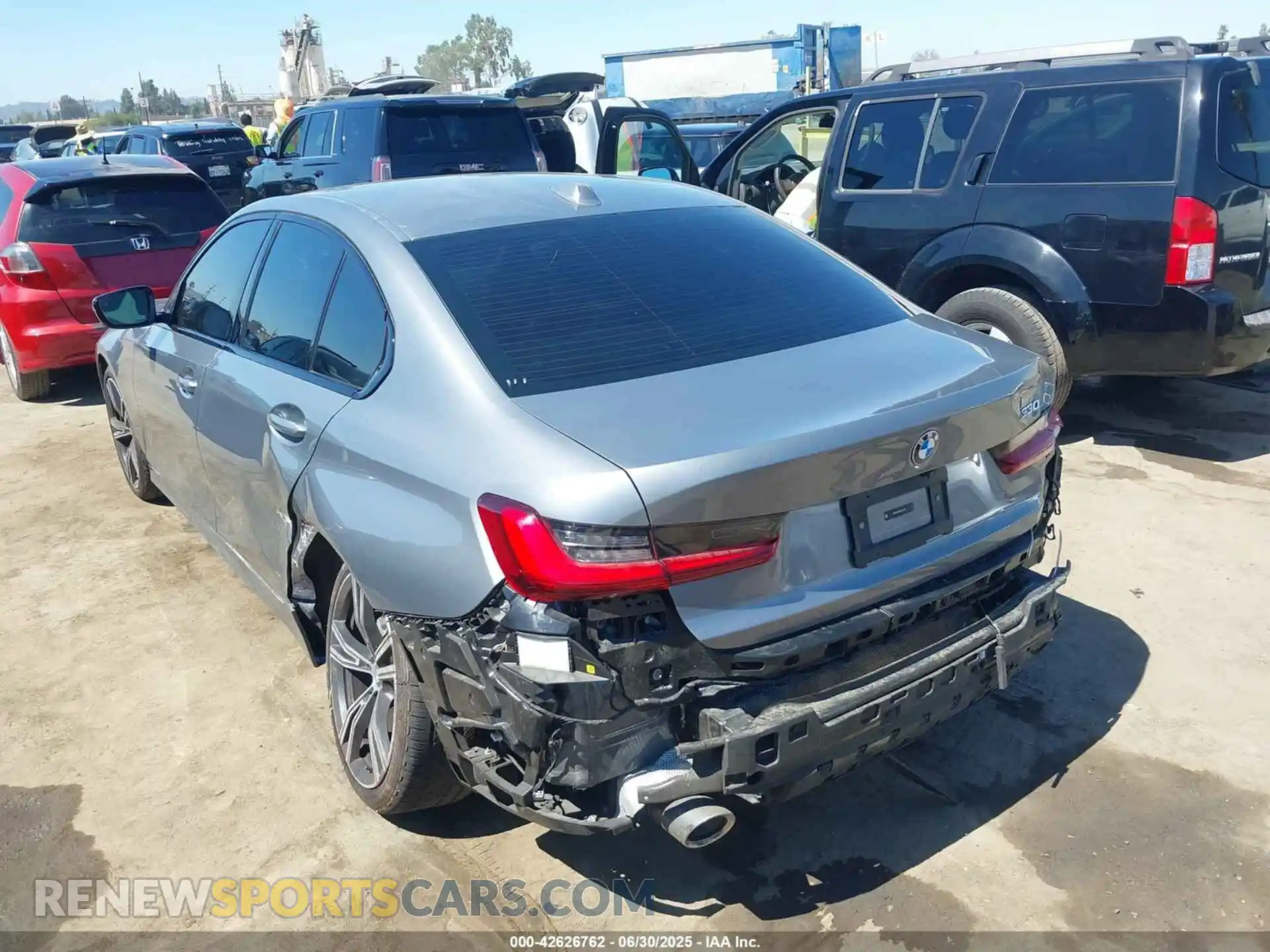 3 fotografías del automóvil dañado 3MW69FF0XP8D43731 BMW 330I 2023